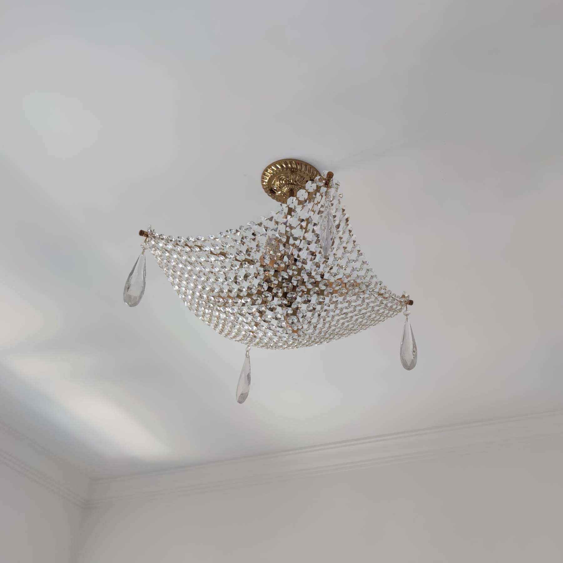 Corona Chandelier with 4 heads-Sylvia Space