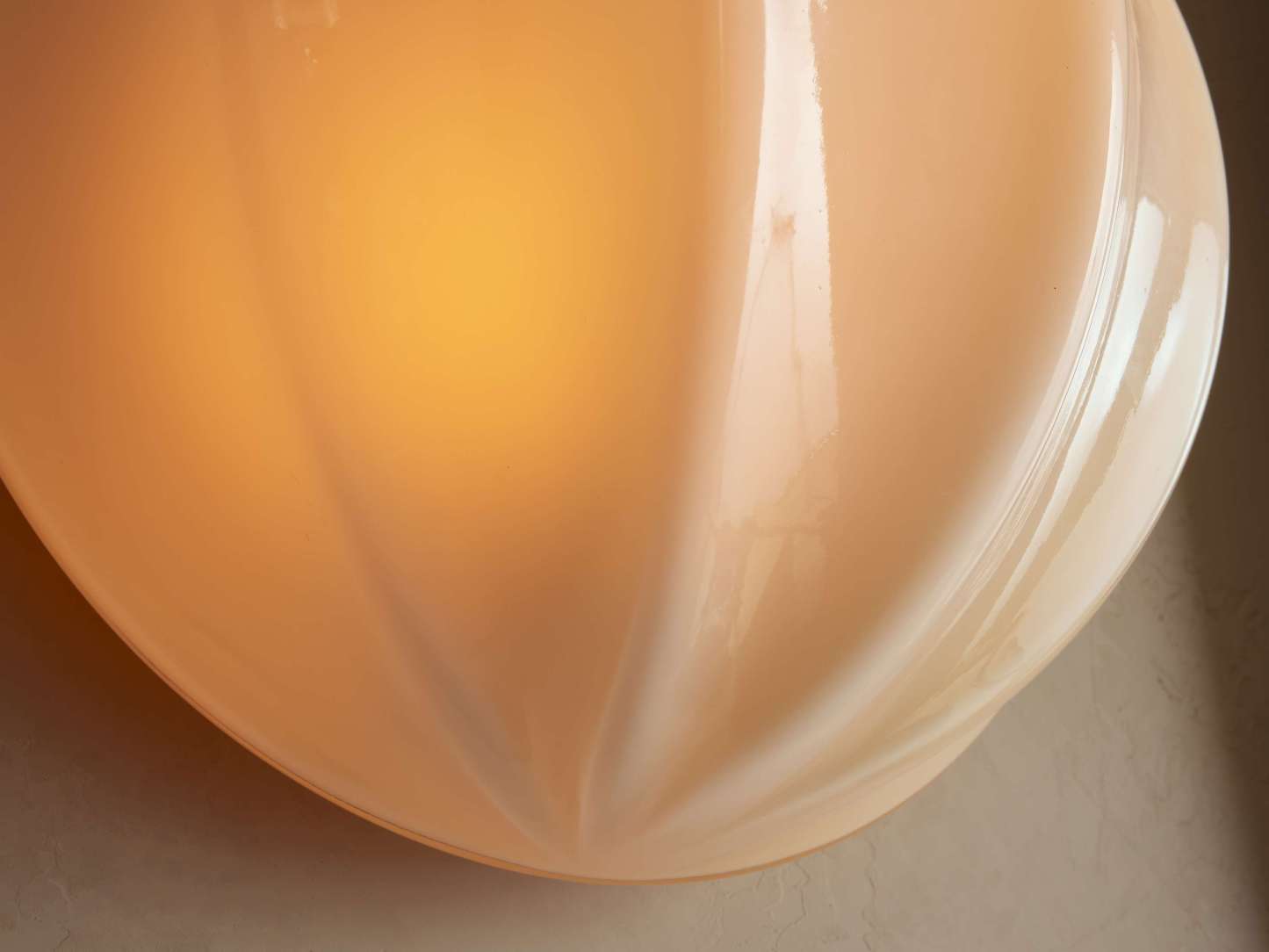 Agnes Clamshell Sconce