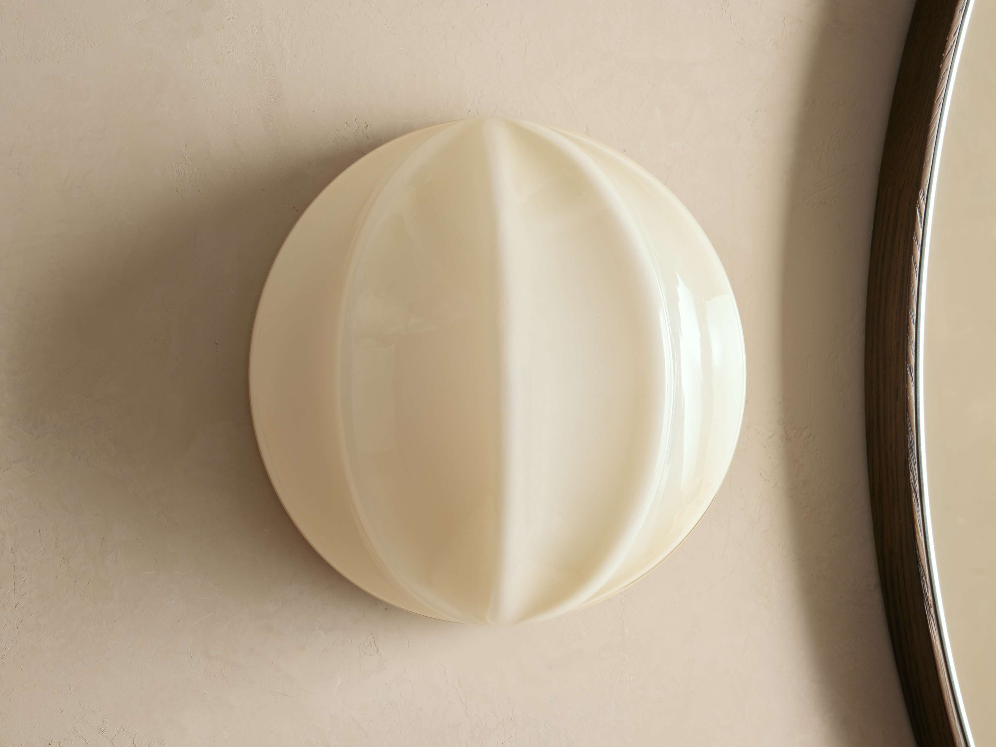 Agnes Clamshell Sconce