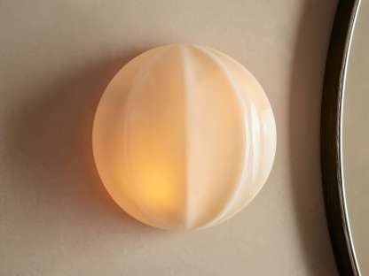 Agnes Clamshell Sconce