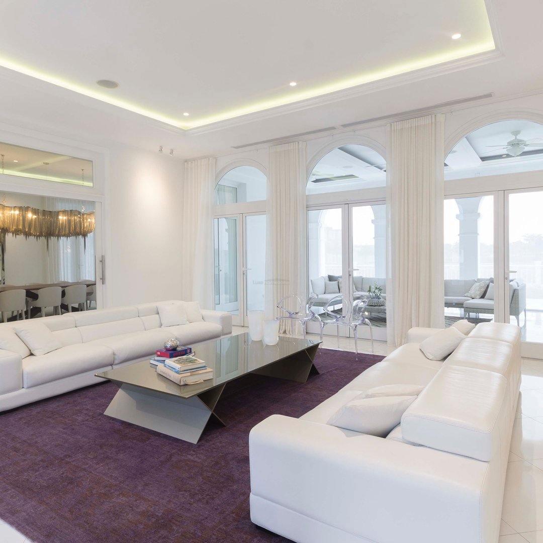 Shimmering Chandelier with Chains-Sylvia Space