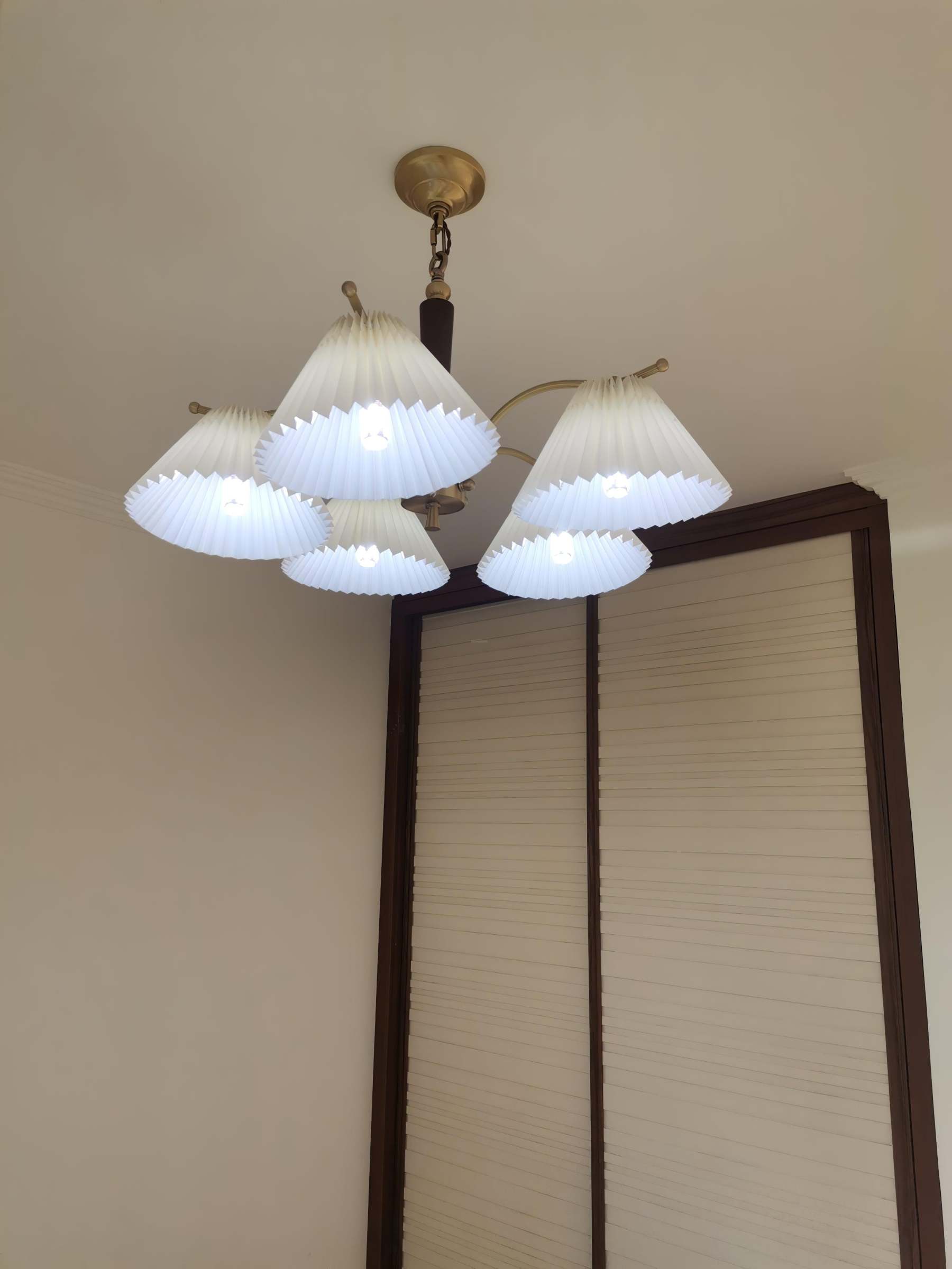 Wrinkled Chandelier with 3/5 heads-Sylvia Space