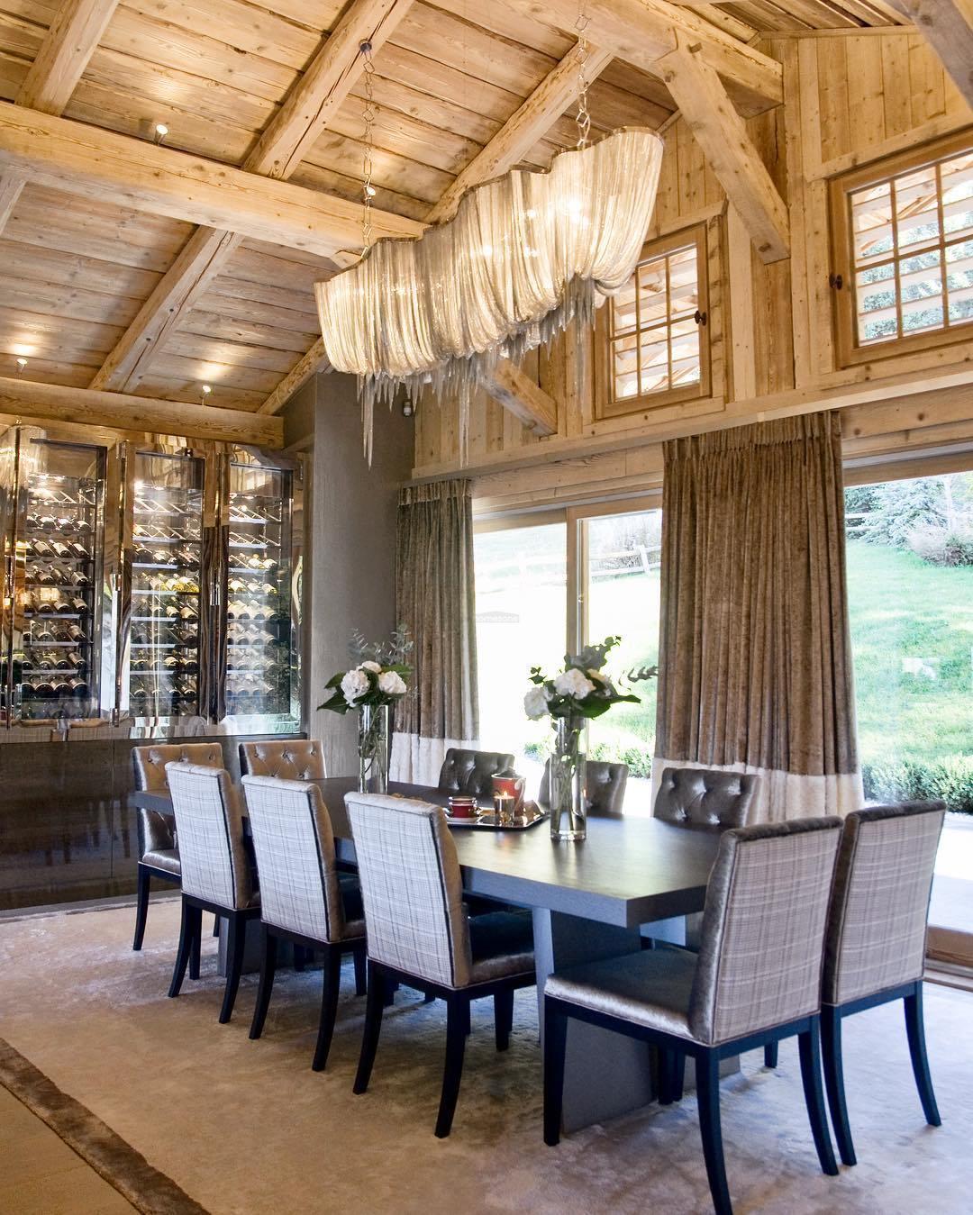 Shimmering Chandelier with Chains-Sylvia Space