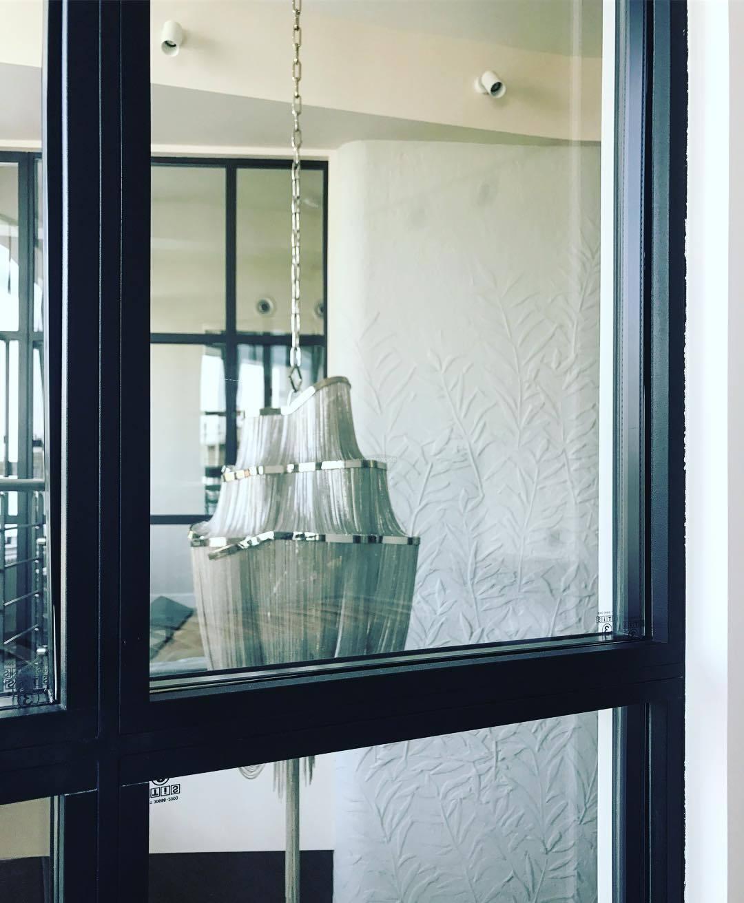 Shimmering Chandelier with Chains-Sylvia Space