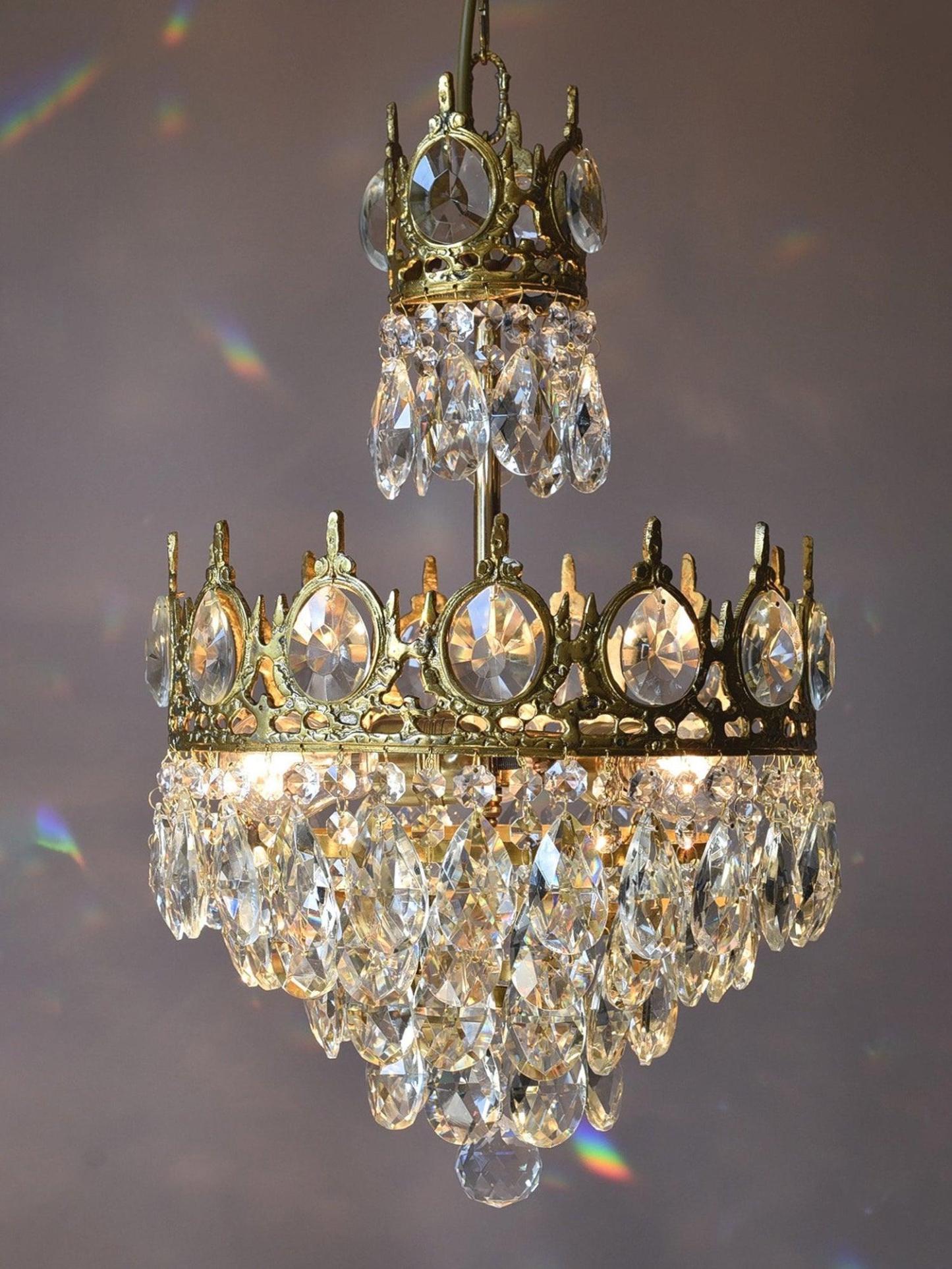 Vintage Crystal Chandelier-Sylvia Space