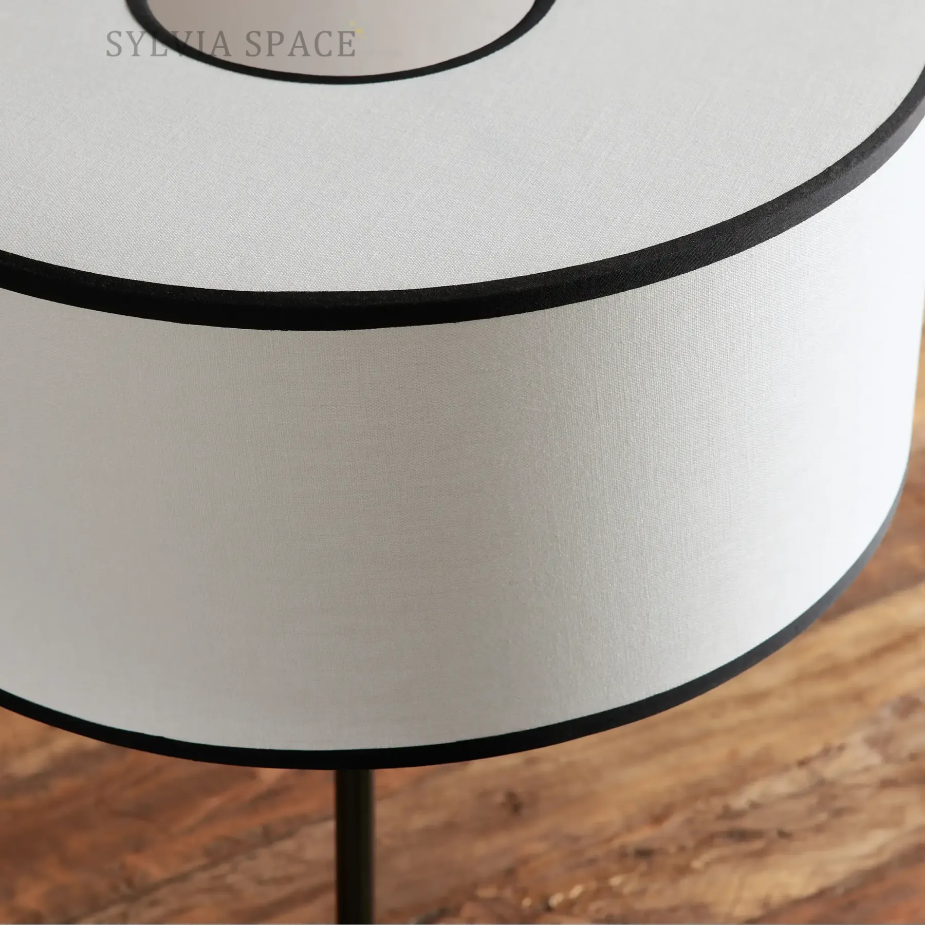 Daphne Linen Table Lamp