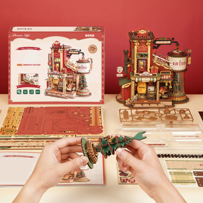This picture shows the scene of building the Dream Gift Factory. The parts have been pre-cut and the mortise and tenon structure makes the parts tightly connected.