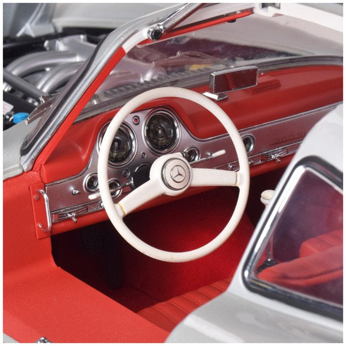 MERCEDES 300 SL 1/8 SCALE