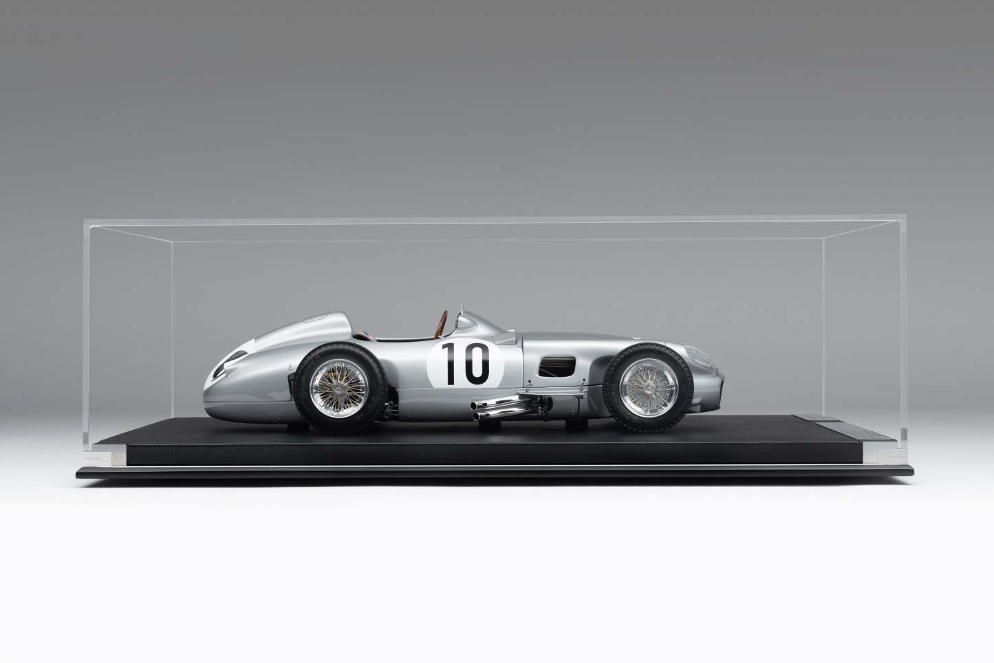 Mercedes-Benz W196 Monoposto - 1955 British Grand Prix - Fangio - Race Weathered