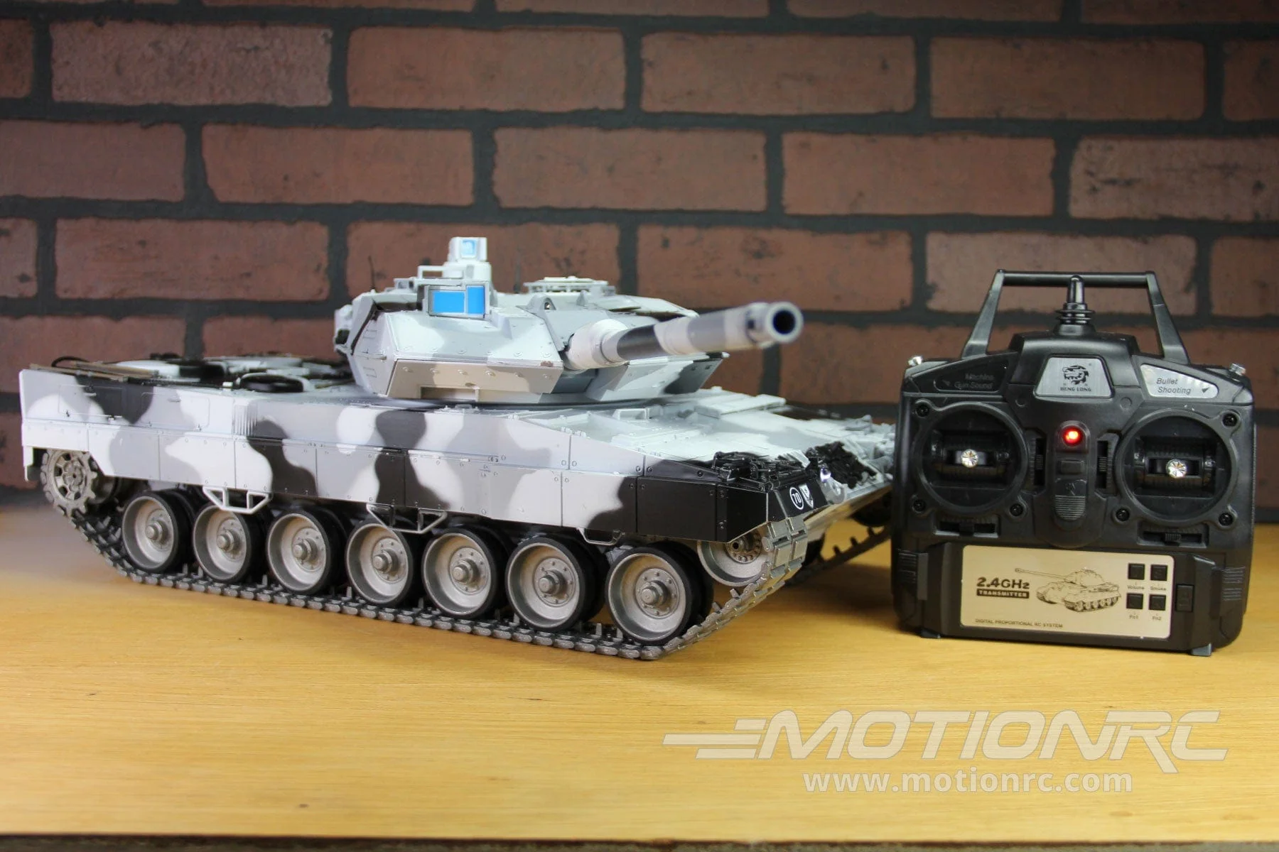 German Leopard 2A6 Winter Camo Professional Edition 1/16 Scale Battle Tank - RTR