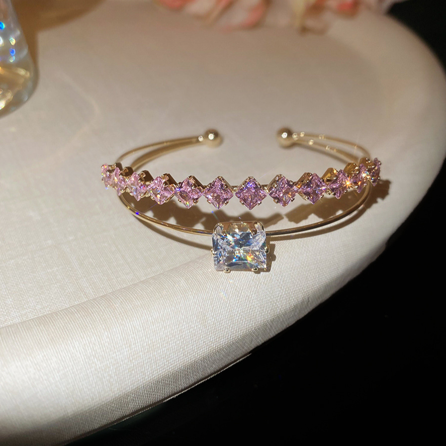 Pink zircon set Mossan bracelet