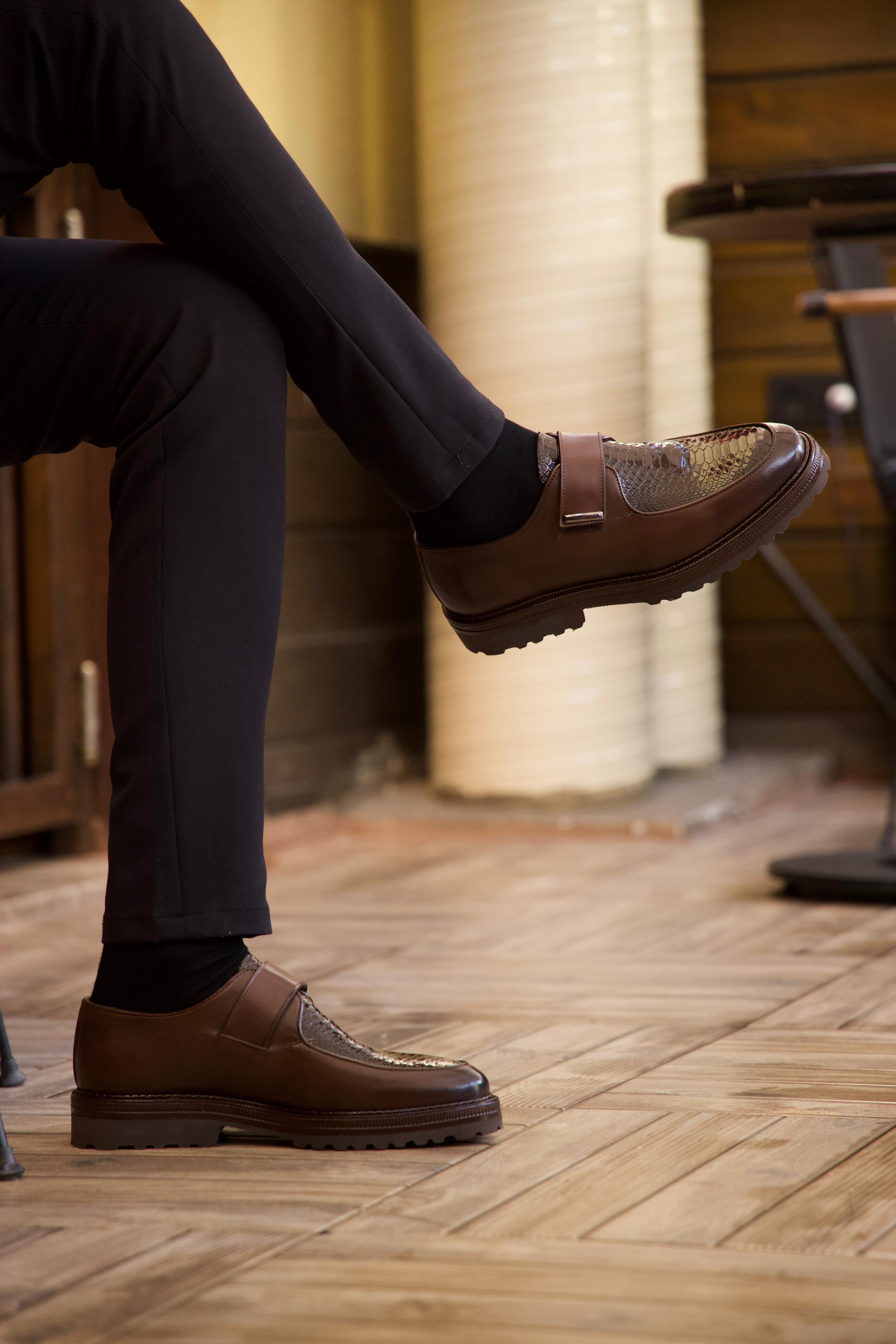 Leather Dark Brown Croco Pattern Shoes