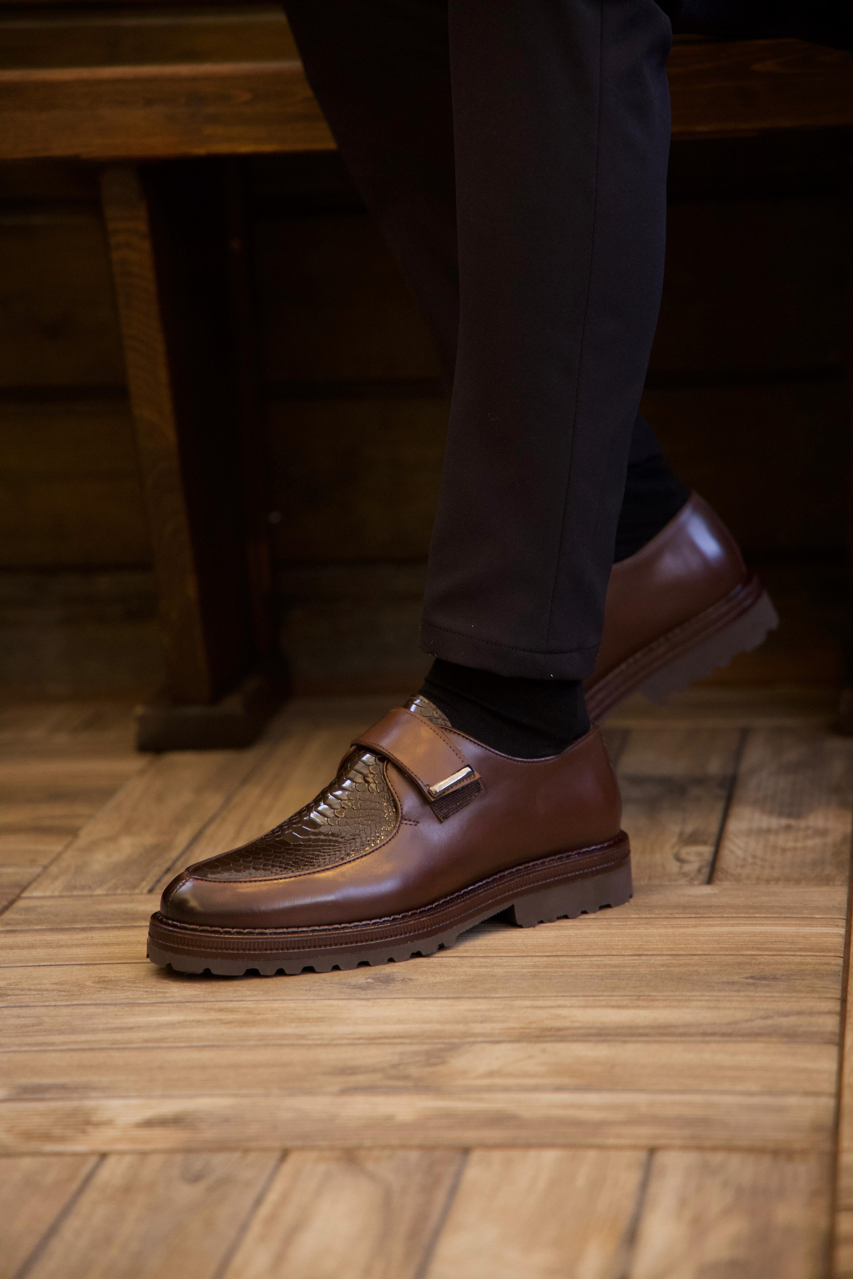 Leather Dark Brown Croco Pattern Shoes