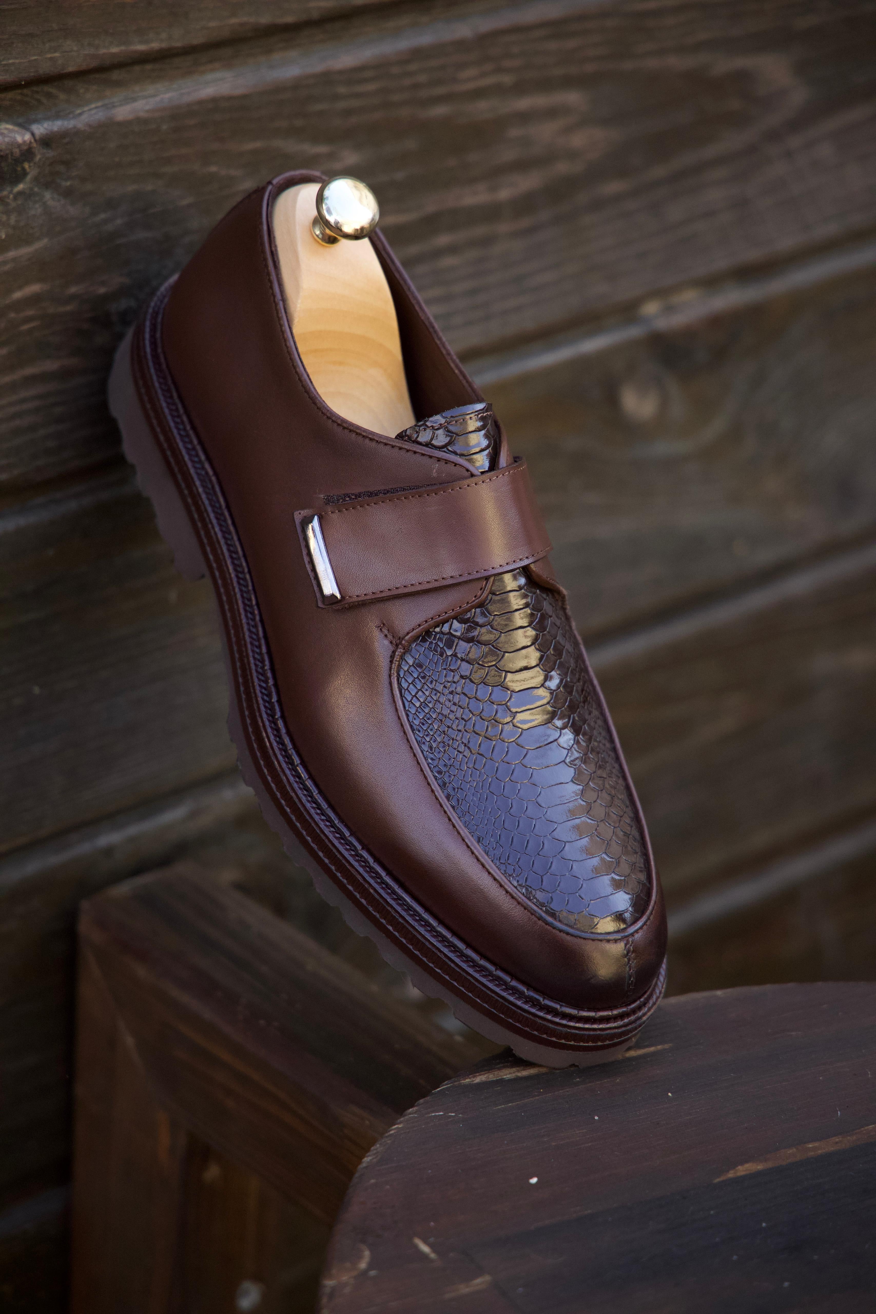 Leather Dark Brown Croco Pattern Shoes