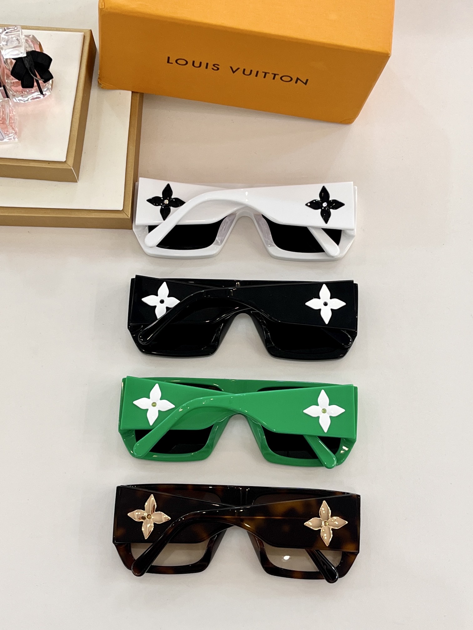 Z2615W Size:56-18-145