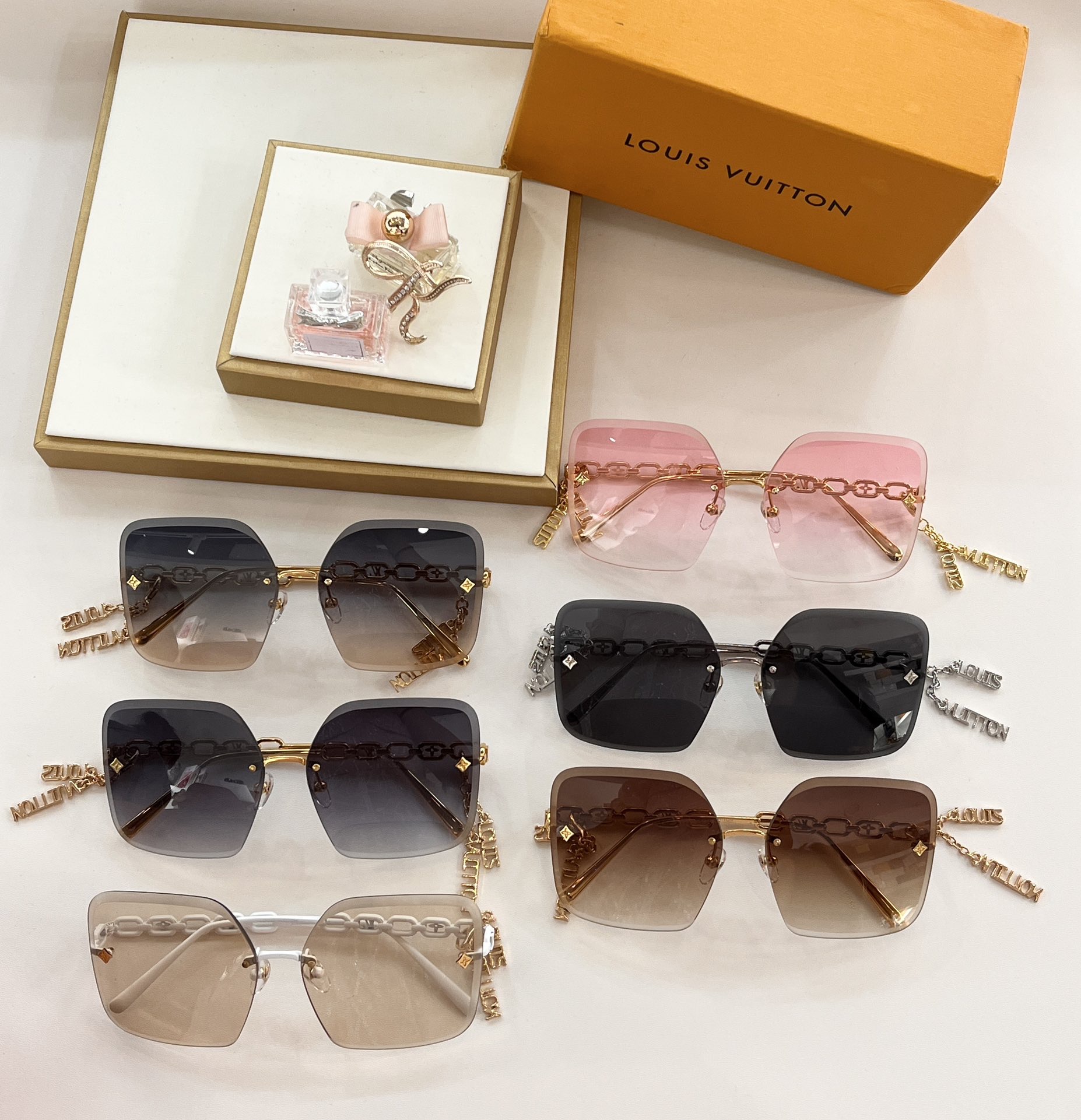 Z1860U SIZE：61-14-140