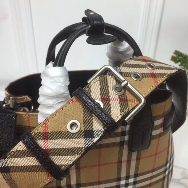 bb Small Banner Vintage Check And Tote Black For Women, Women's Bags 10.5in/26cm