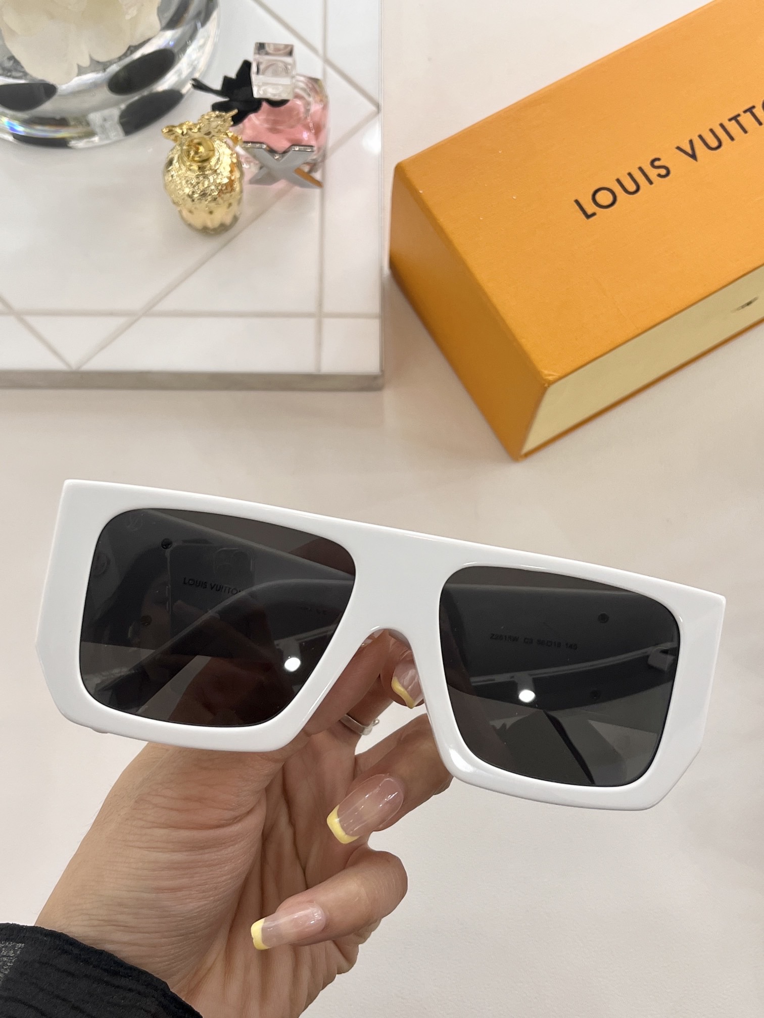 Z2615W Size:56-18-145