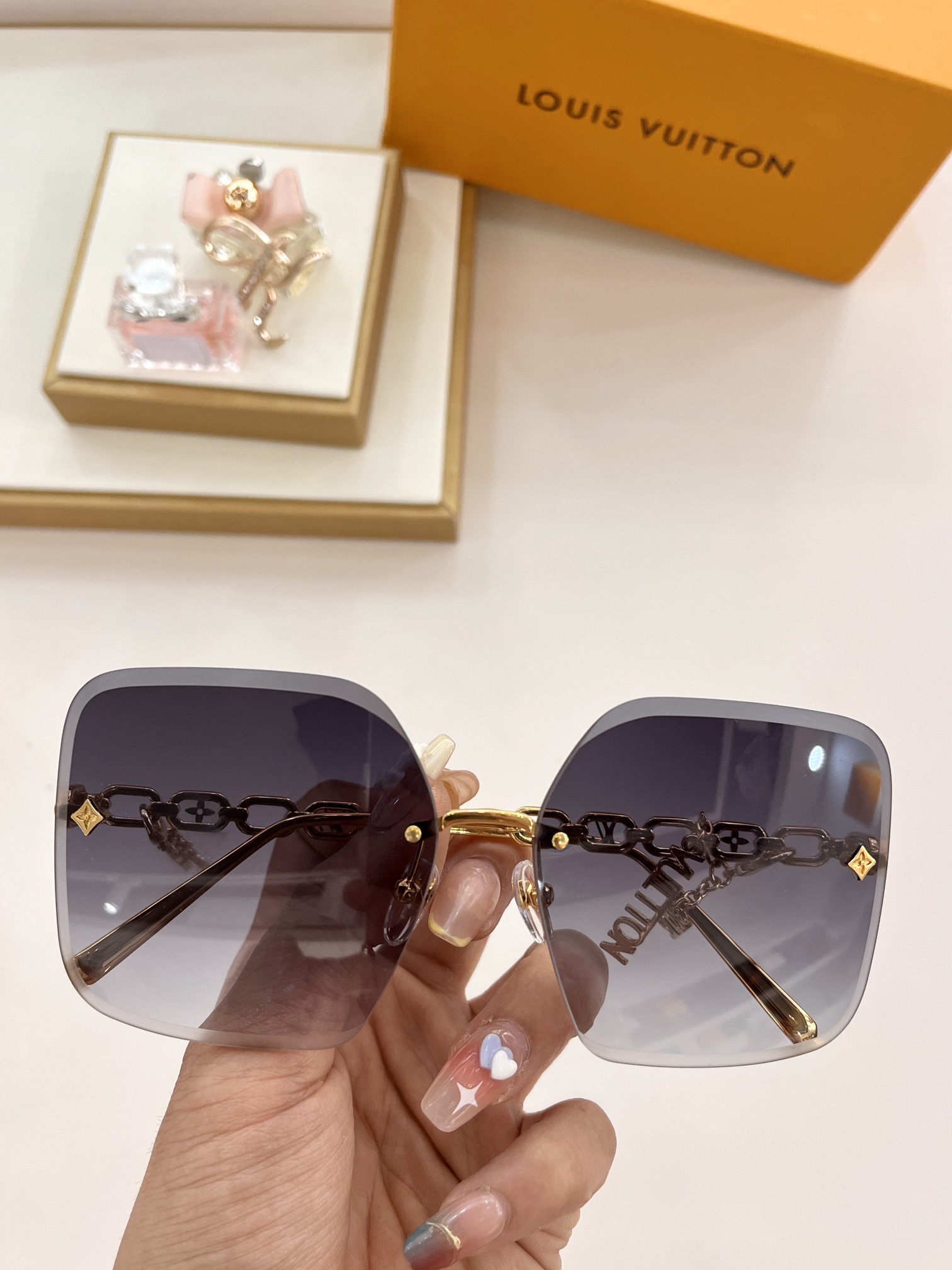 Z1860U SIZE：61-14-140