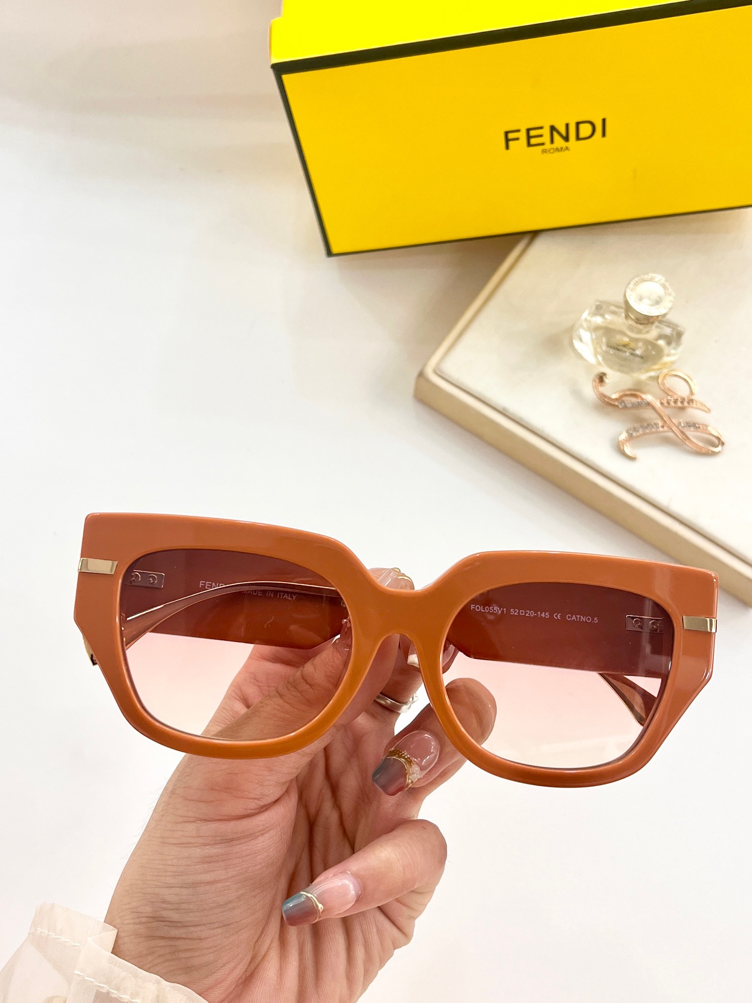 F OL055V13 SIZE:52-20-145