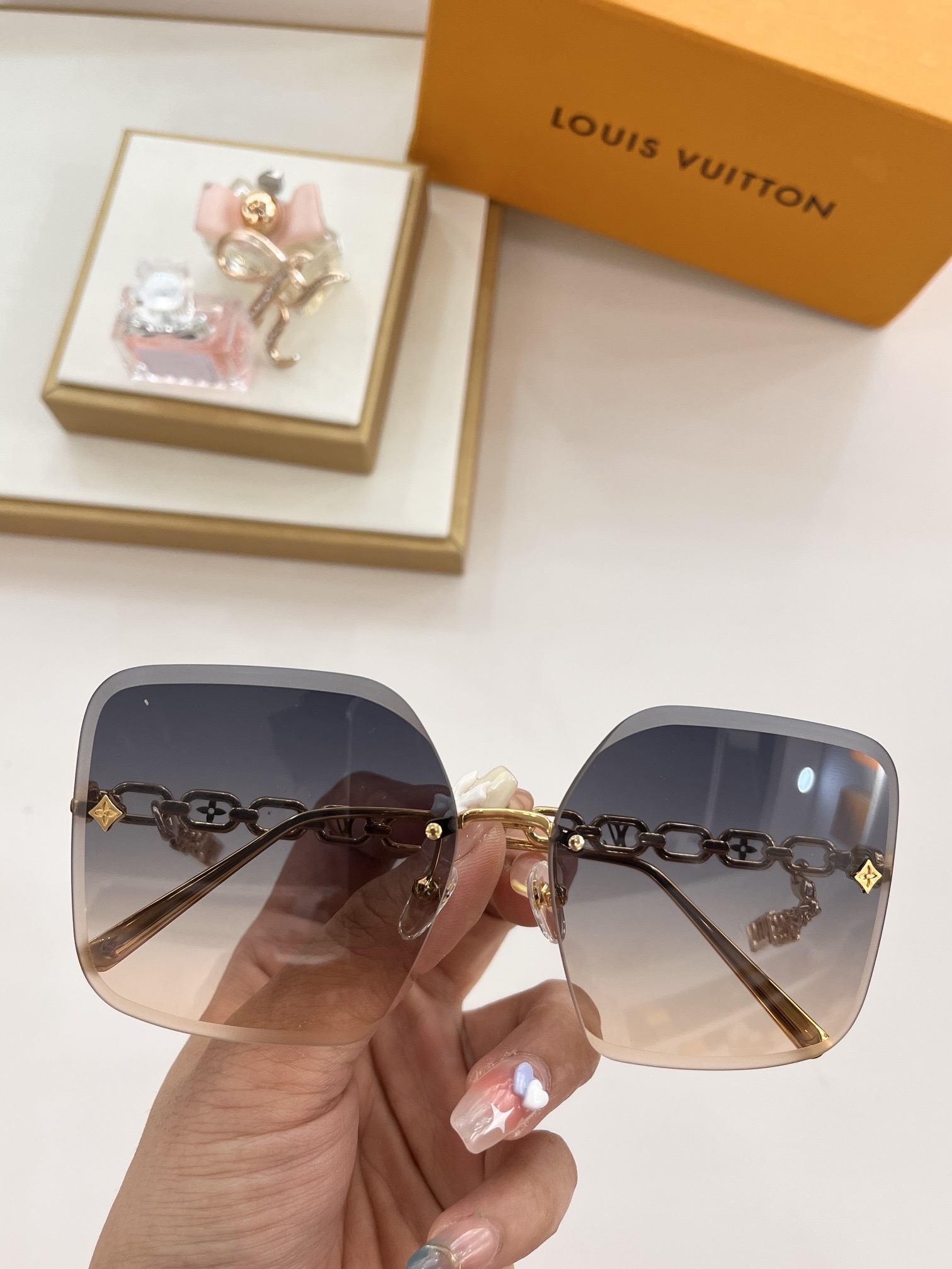 Z1860U SIZE：61-14-140