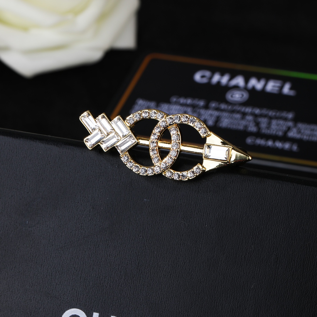 CC new arrival brooch 020