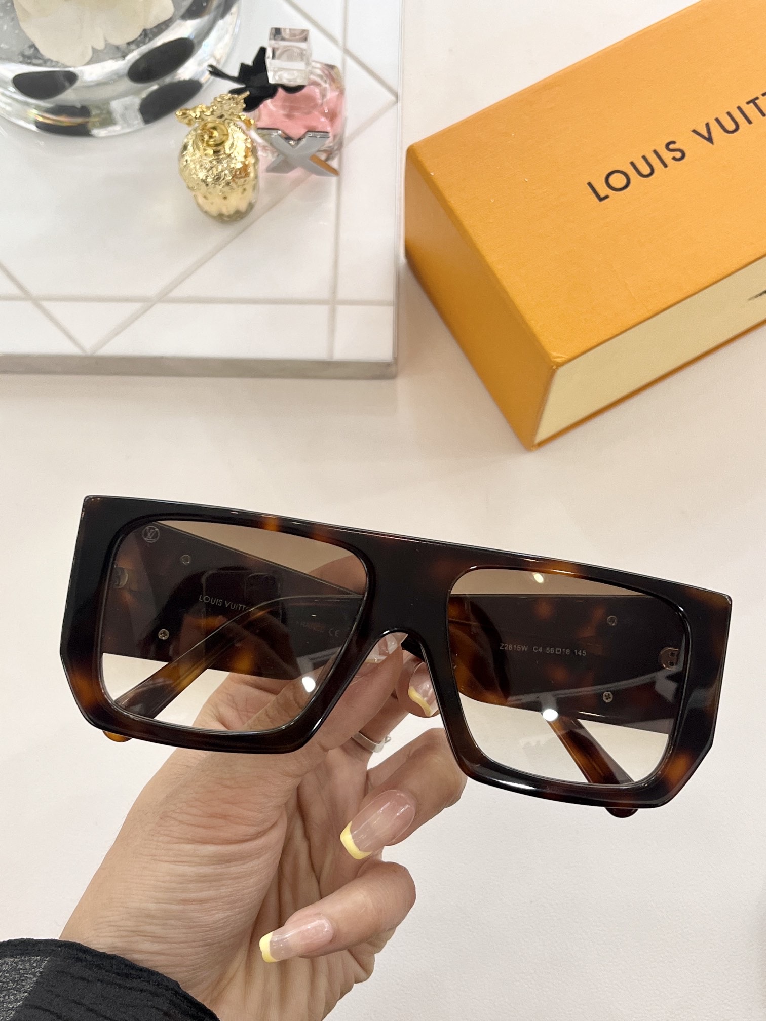 Z2615W Size:56-18-145