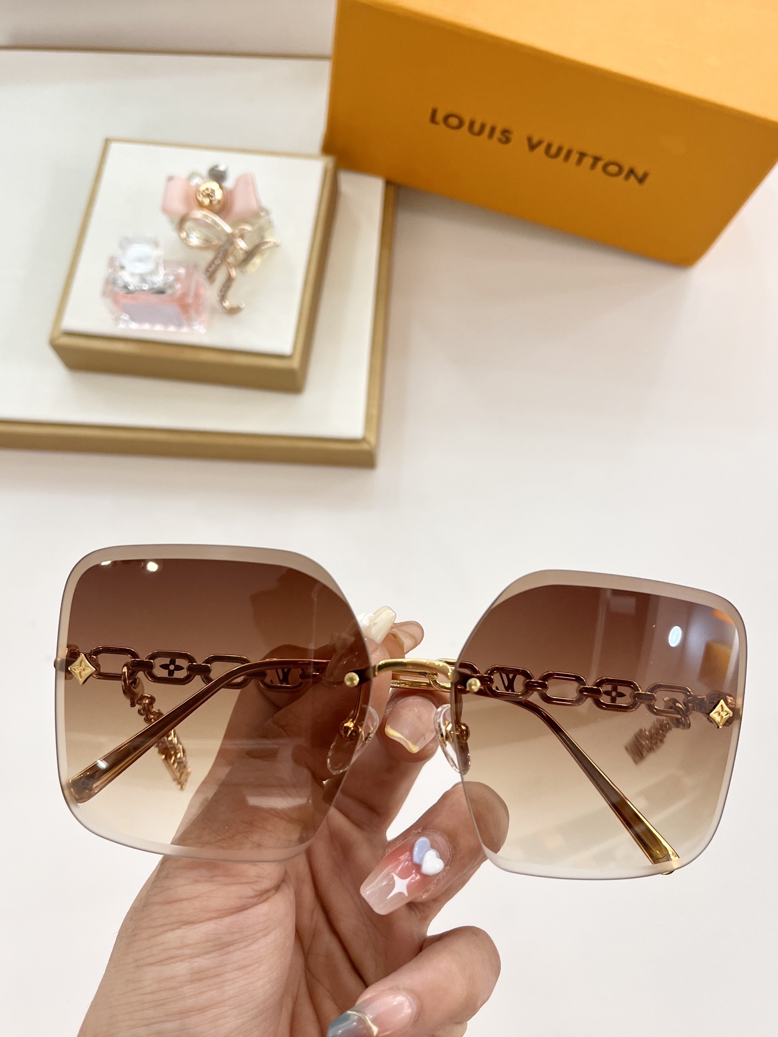 Z1860U SIZE：61-14-140