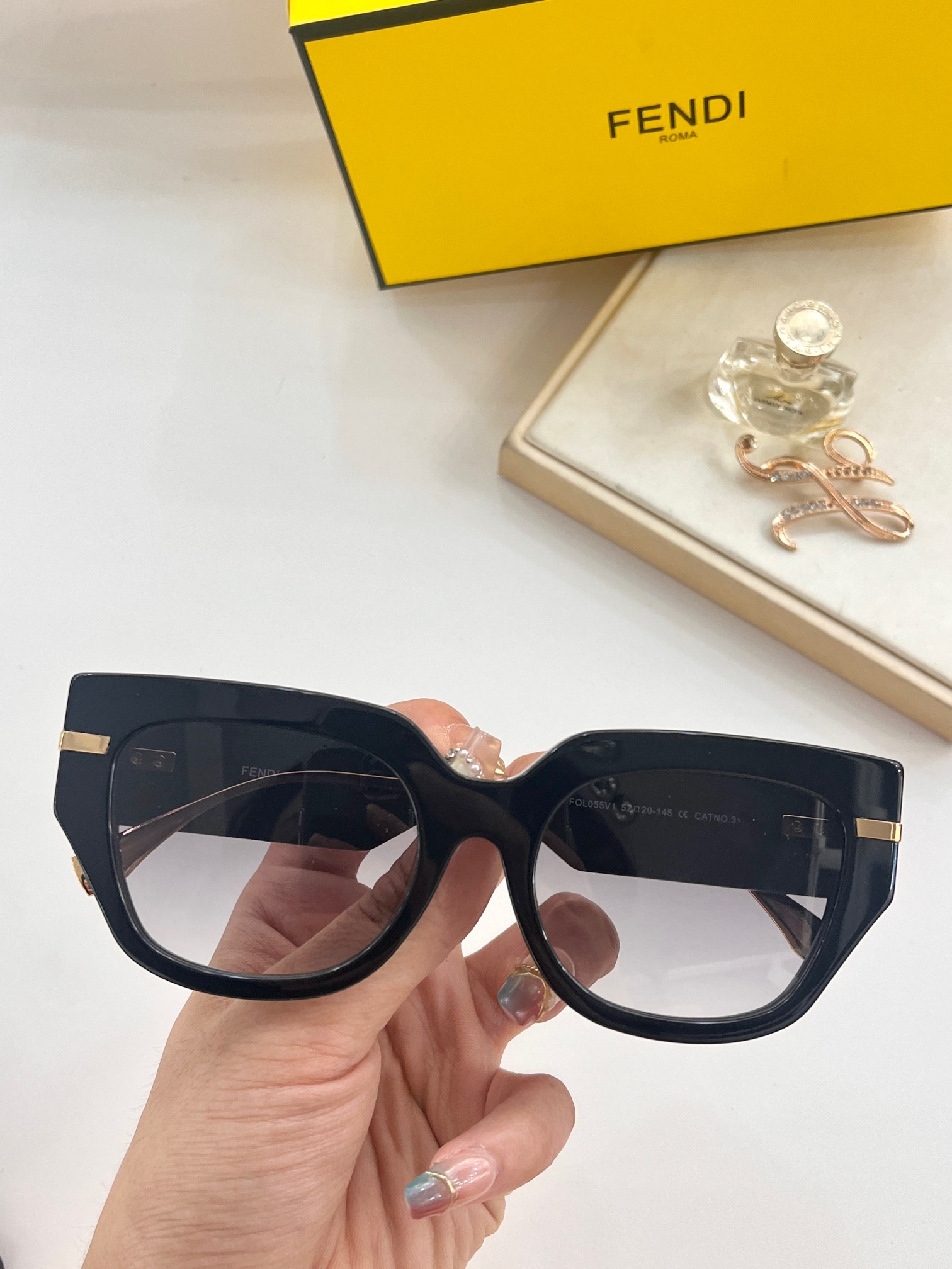 F OL055V13 SIZE:52-20-145