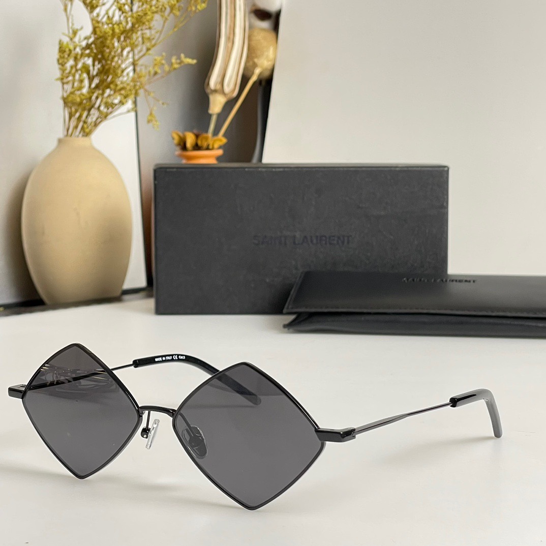 SL302  Size:55-17- 145