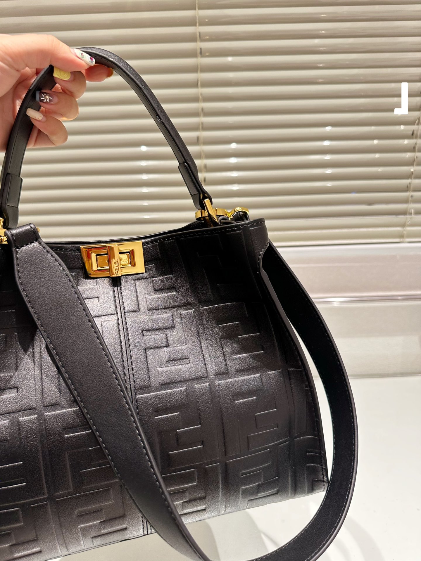 Fen new arrival PEEKABOO tote bag size; 30 * 25cm