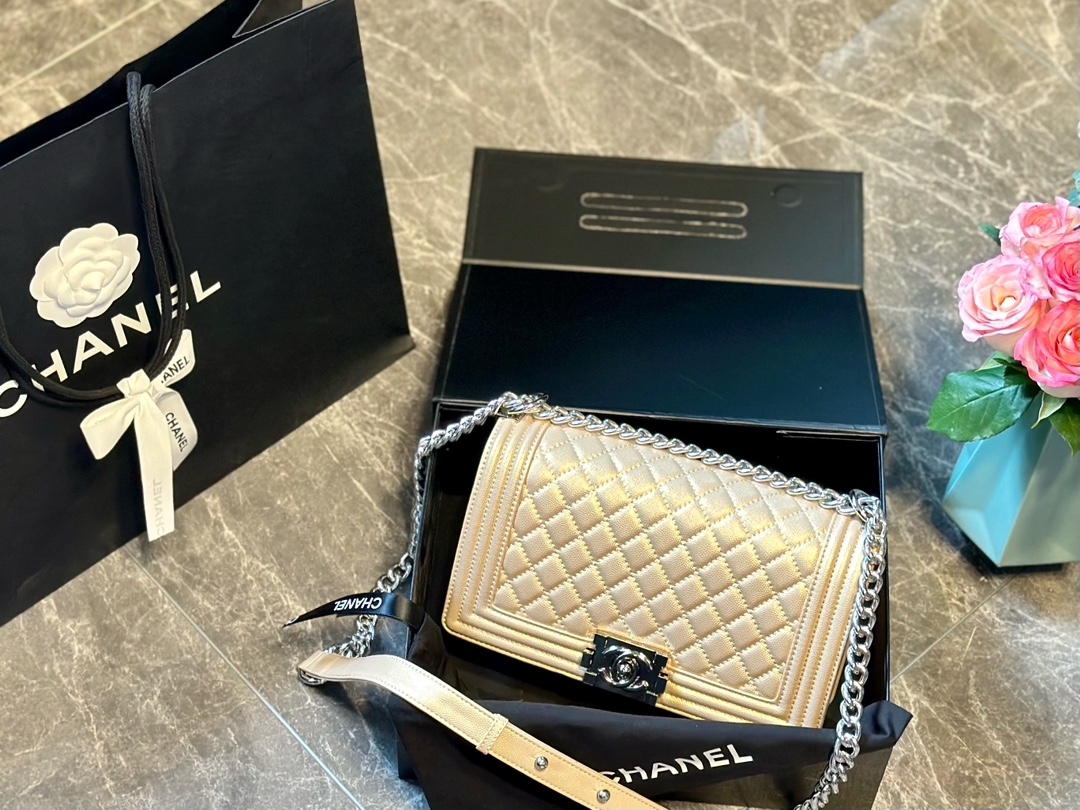 CC new arrival Leboy caviar leather size: 25 cm