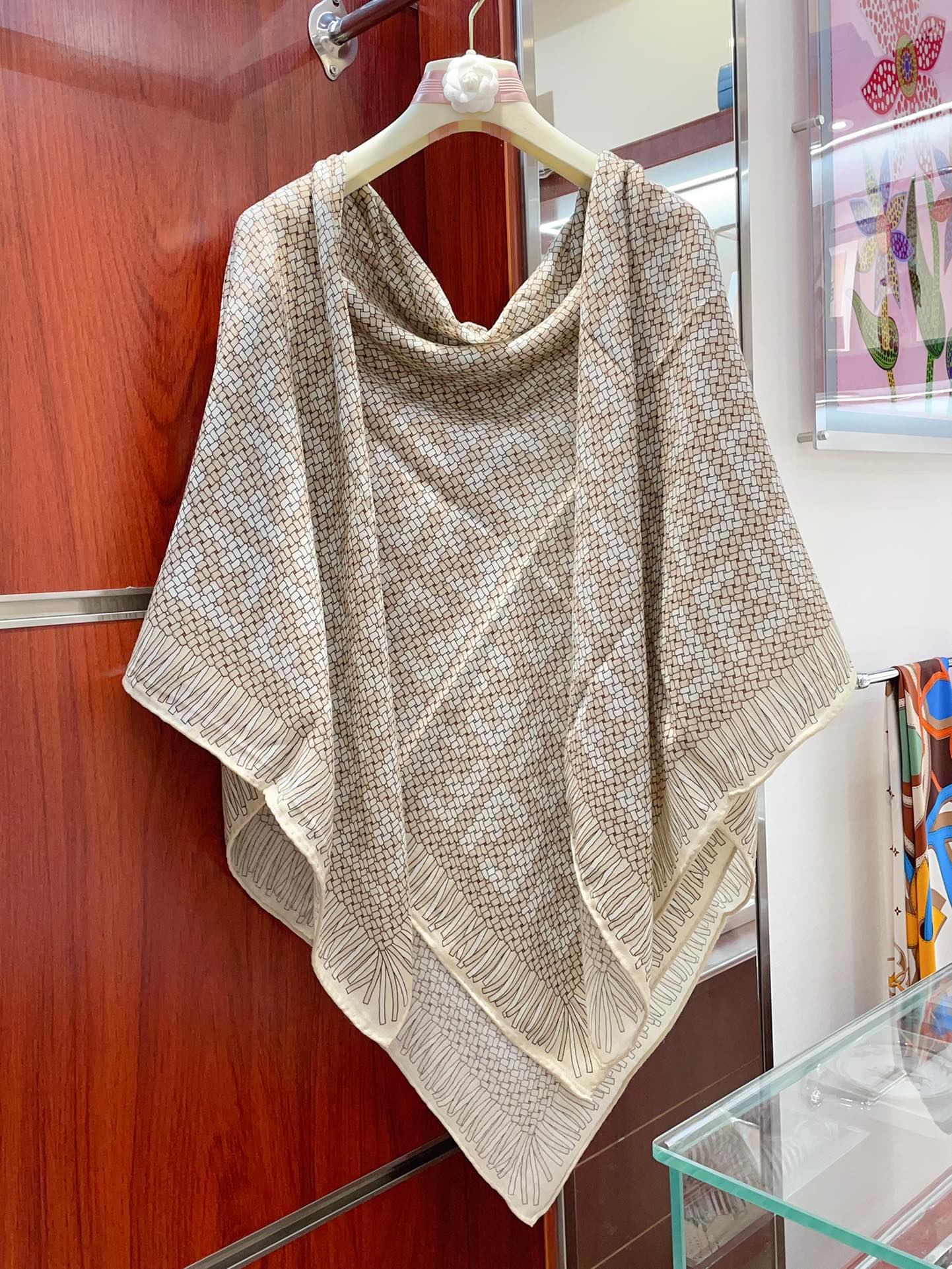 FD Scarf 140*140cm 0028