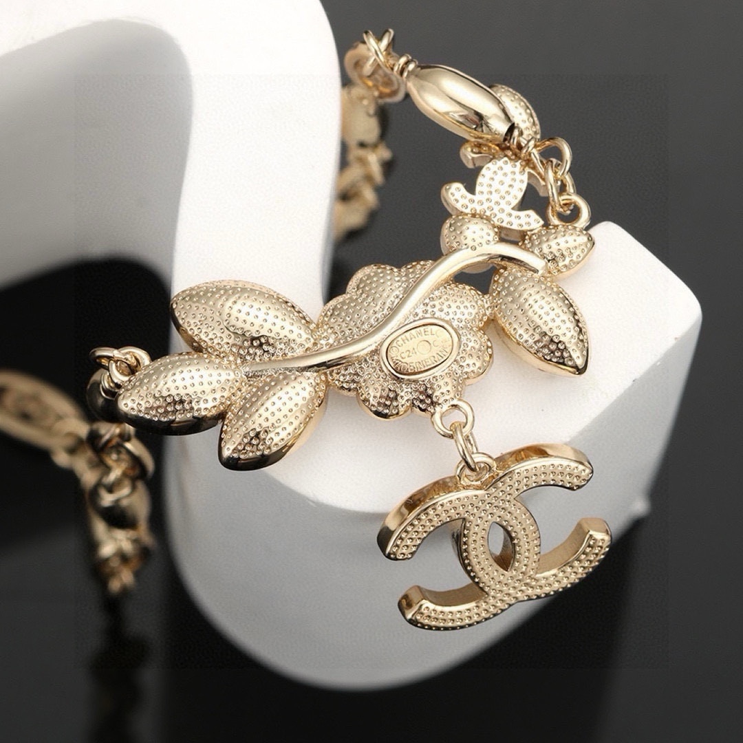 Chanel New Arrival Necklace 008