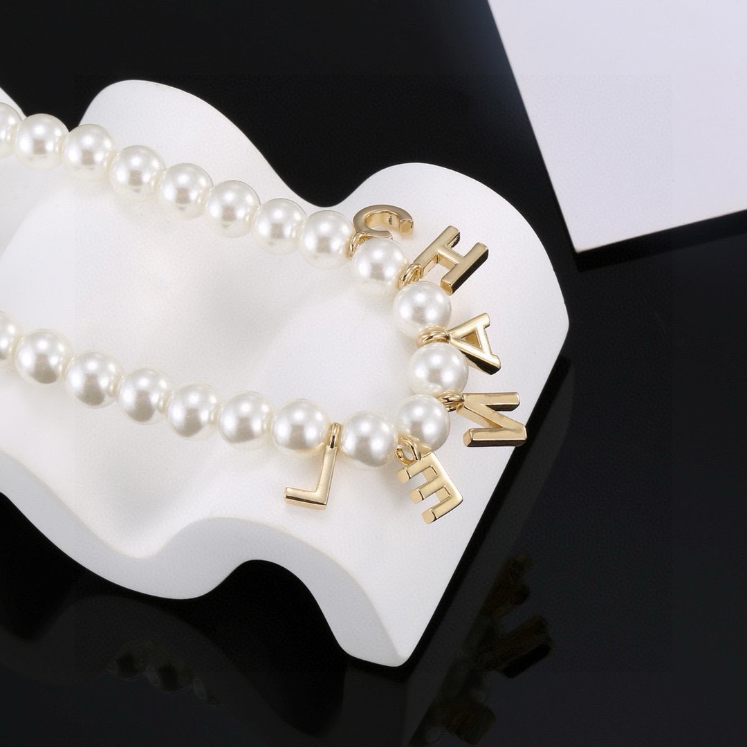 Chanel New Arrival Necklace 009