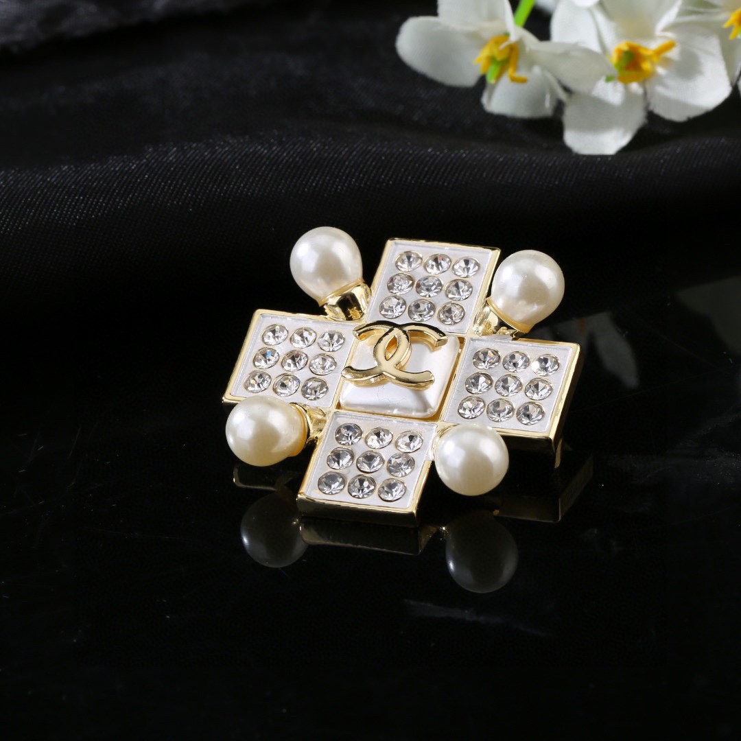 CC new arrival brooch 013