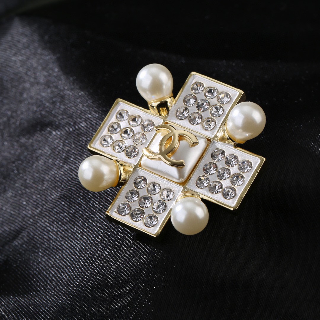 CC new arrival brooch 013