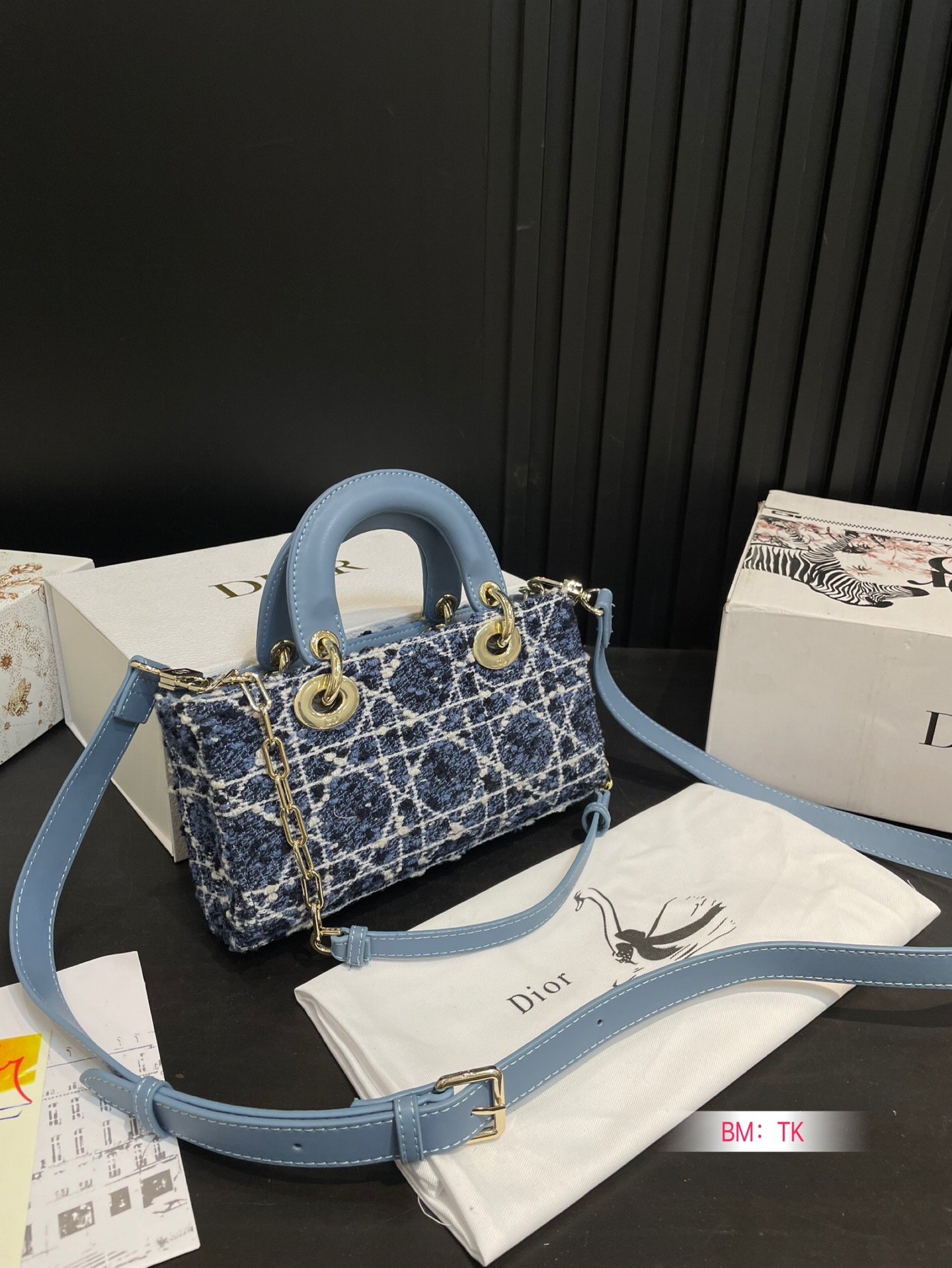 Lady D-joy new arrival bag size: 22*5*12cm