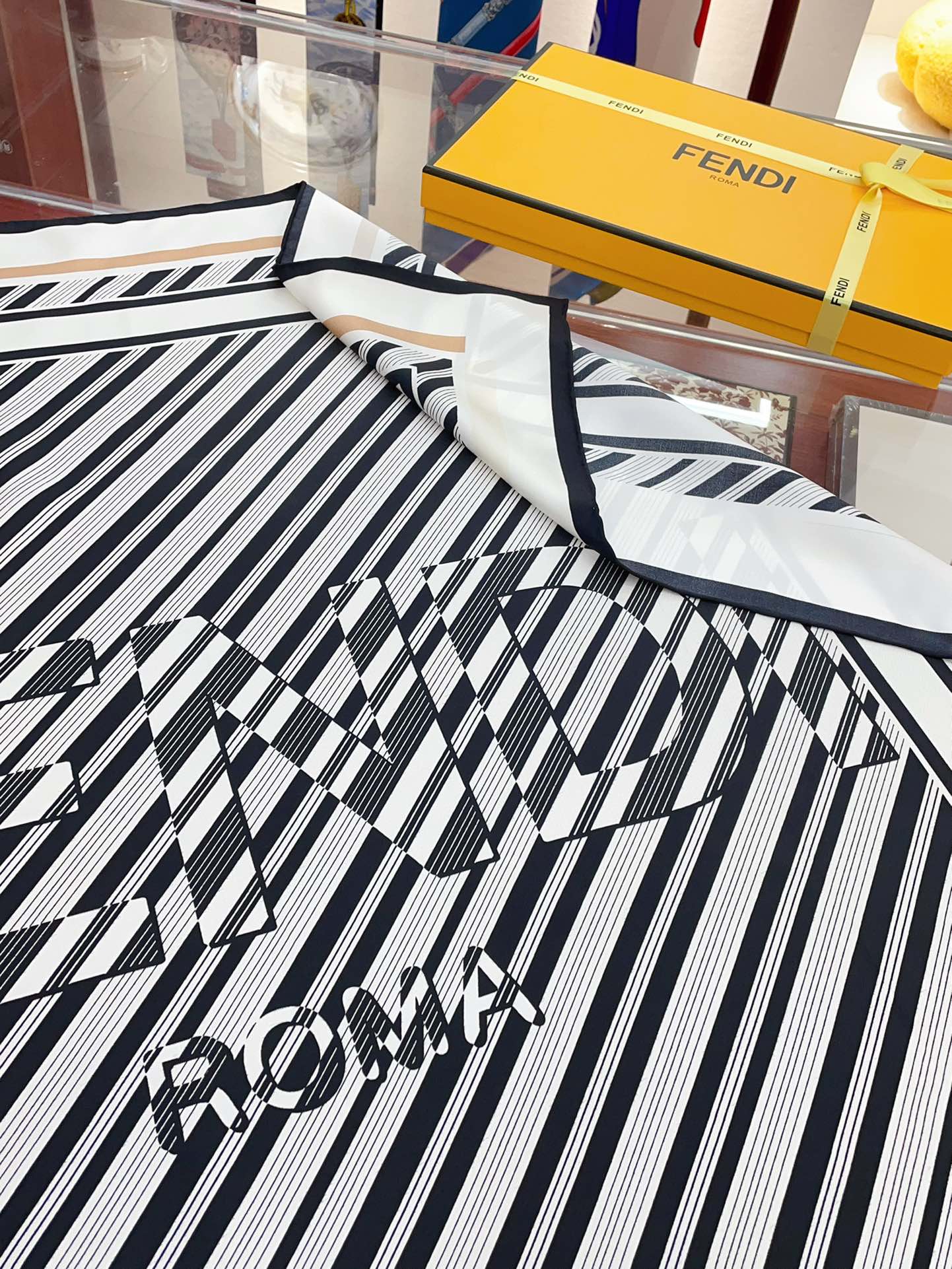 FD Scarf 90*90cm 0018