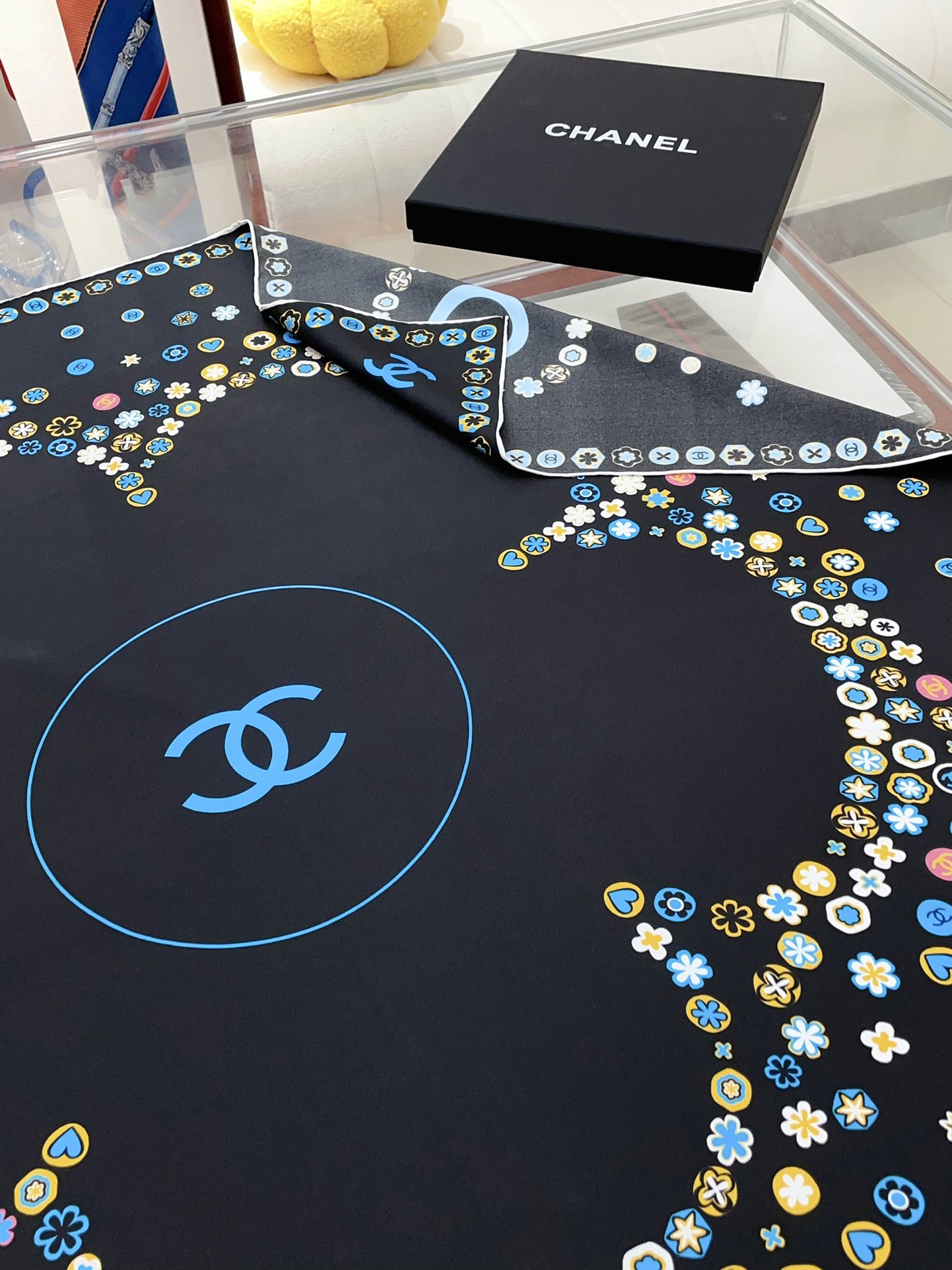 CC Scarf 90*90cm 0010