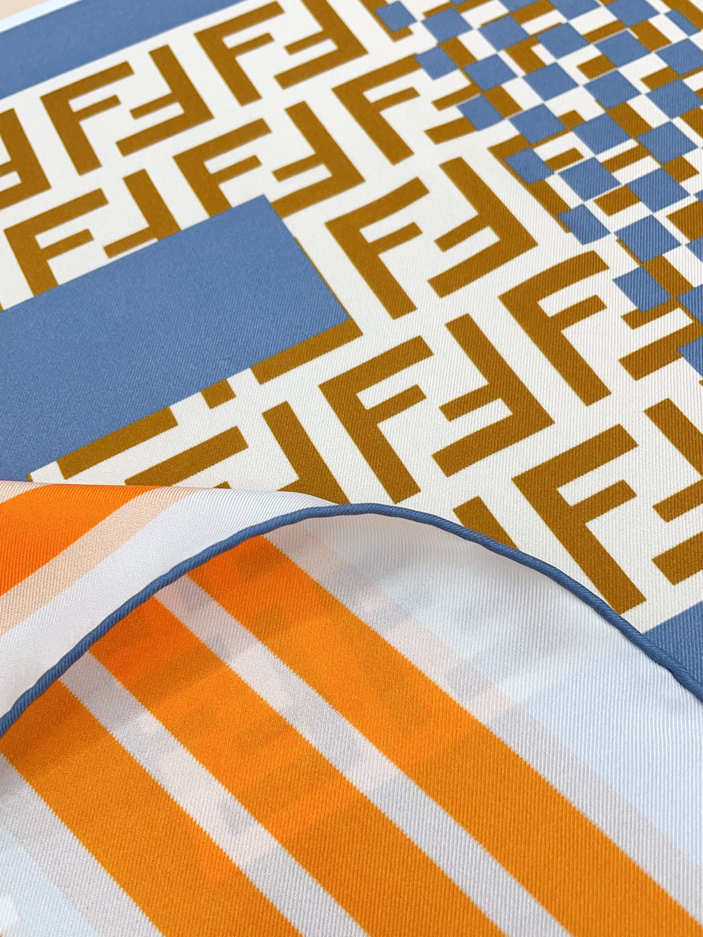 FD Scarf 90*90cm 0019