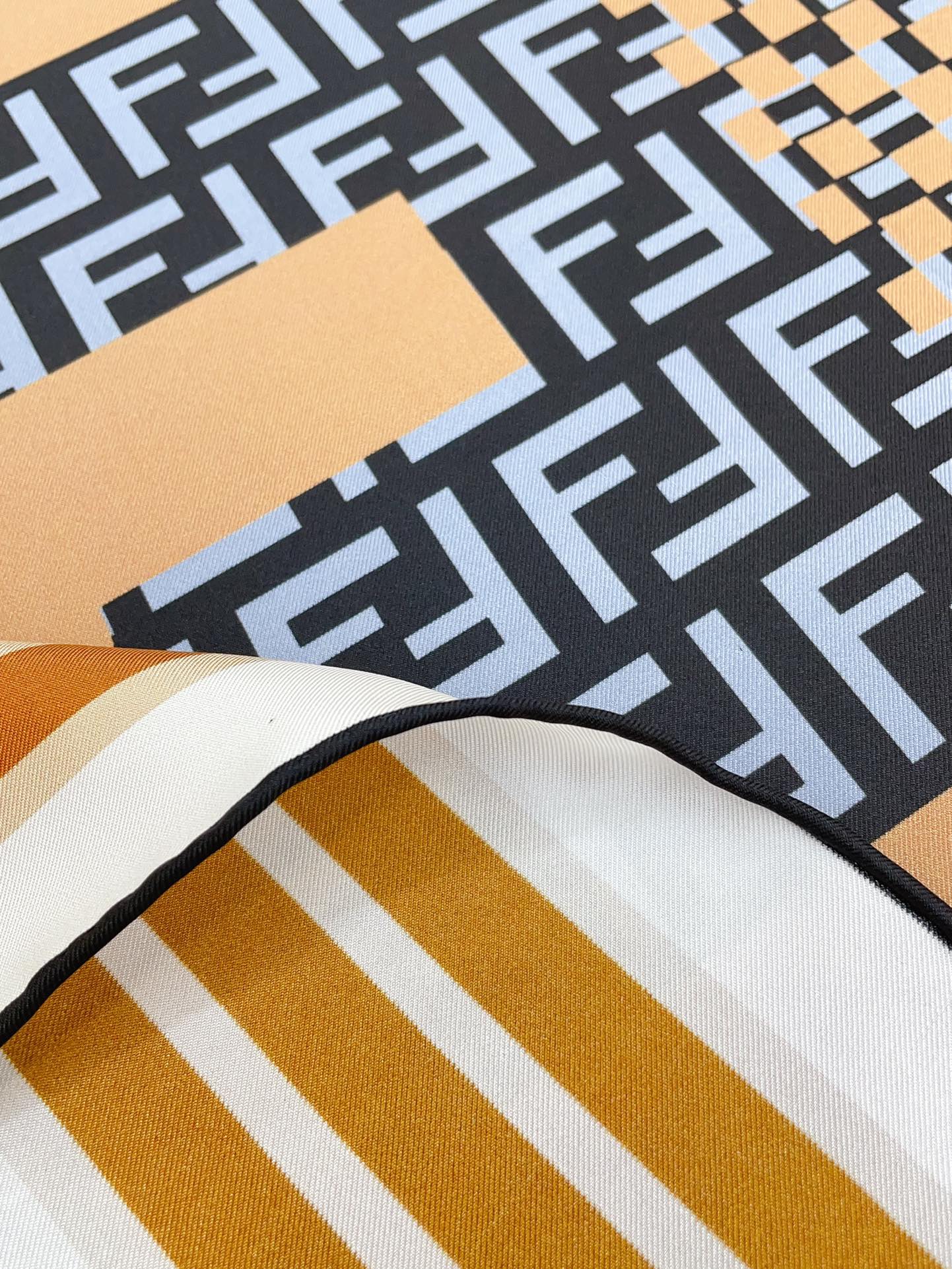 FD Scarf 90*90cm 0019