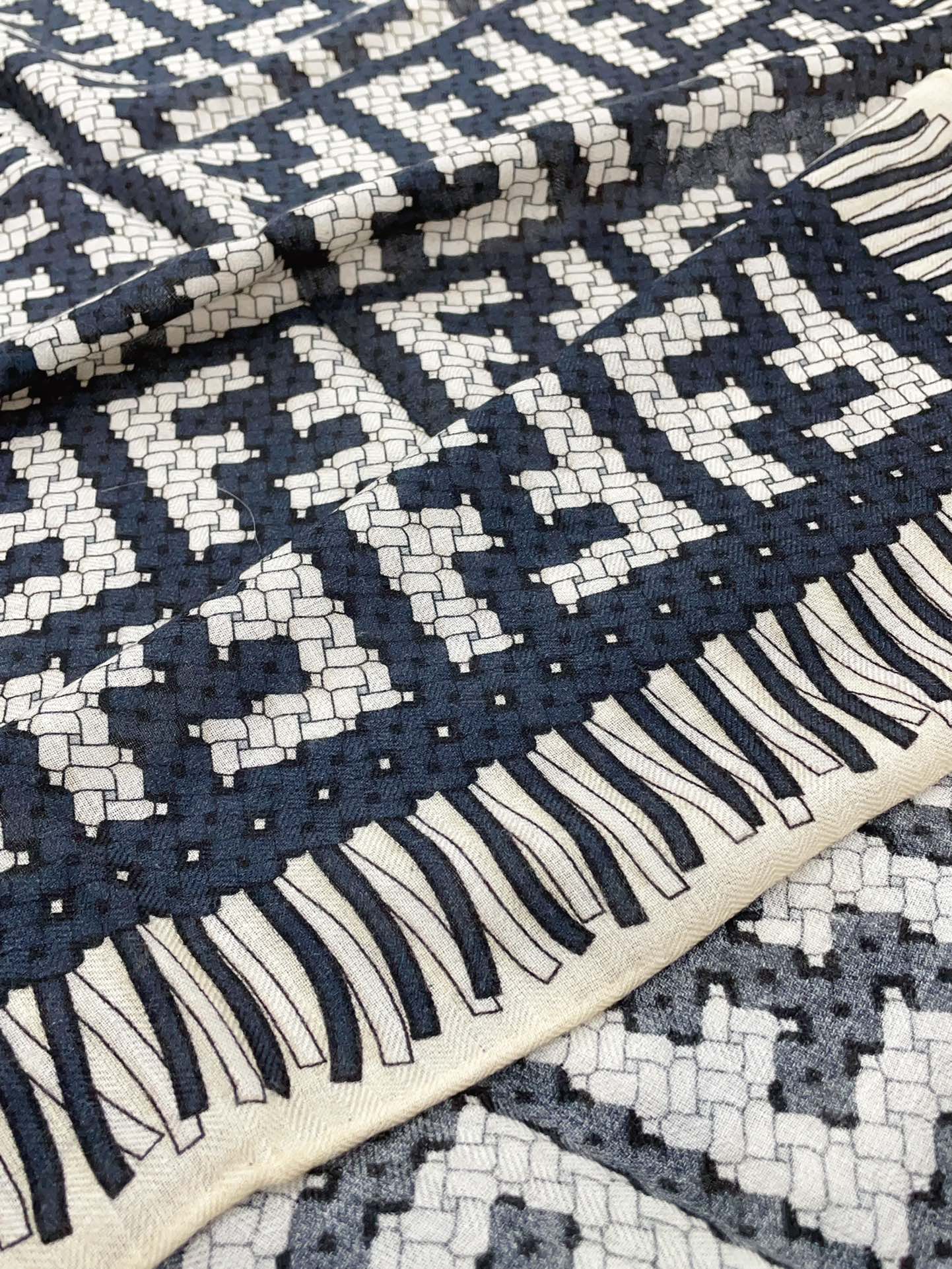 FD Scarf 140*140cm 0028