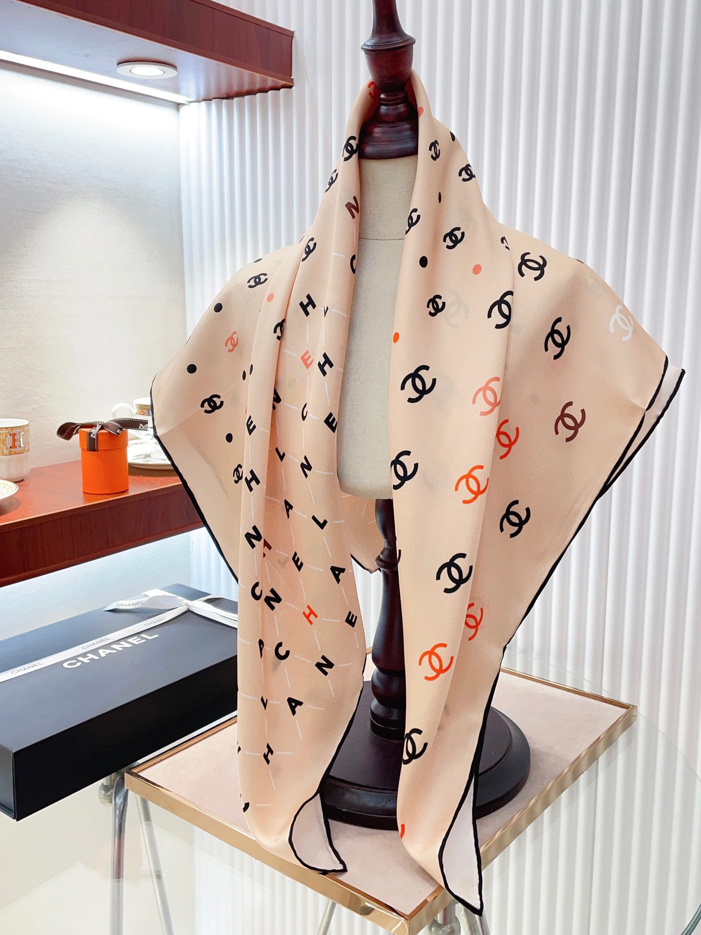 CC Scarf 90*90cm 0018