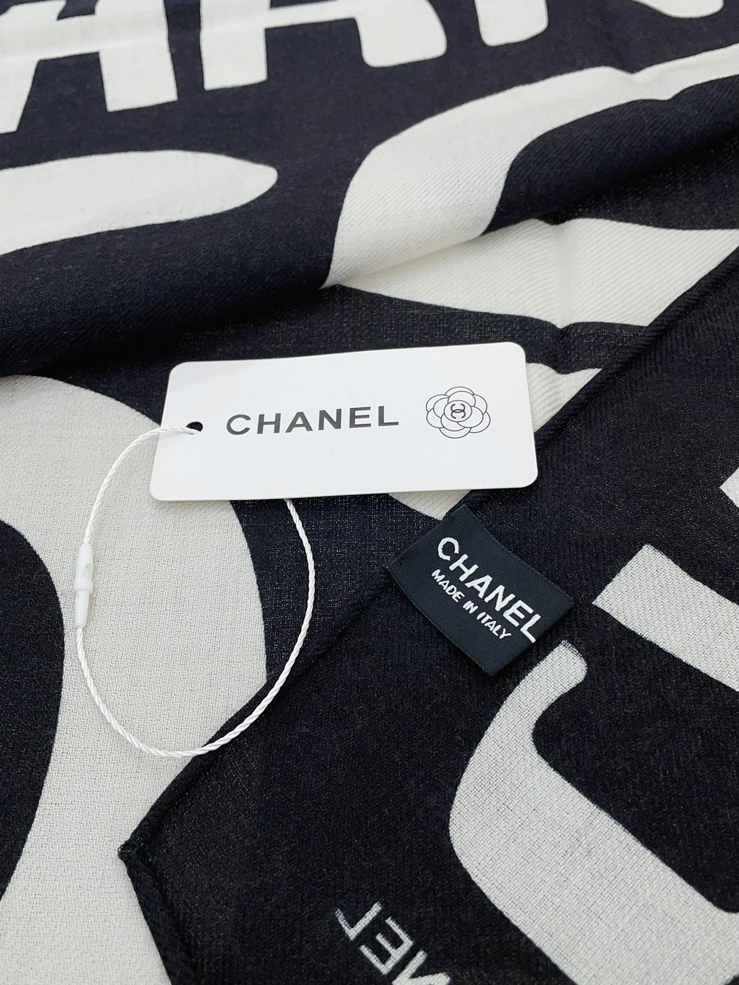 CC Scarf 90*90cm 0020