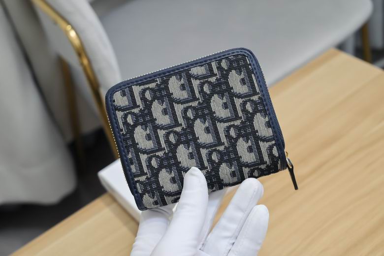 D wallet card holder