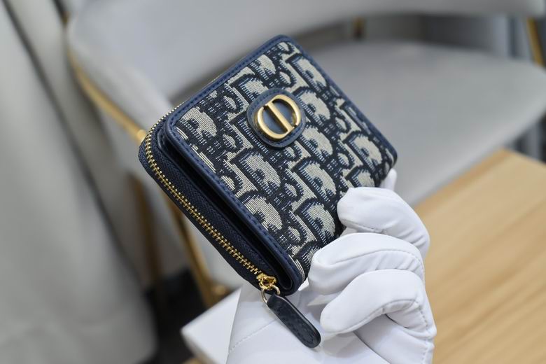 D wallet card holder