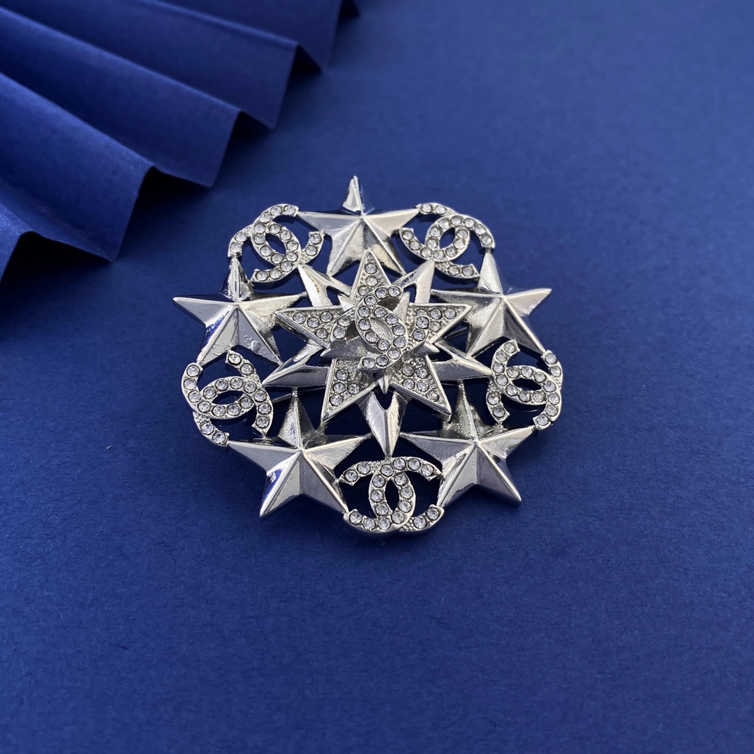 CC new arrival brooch 015