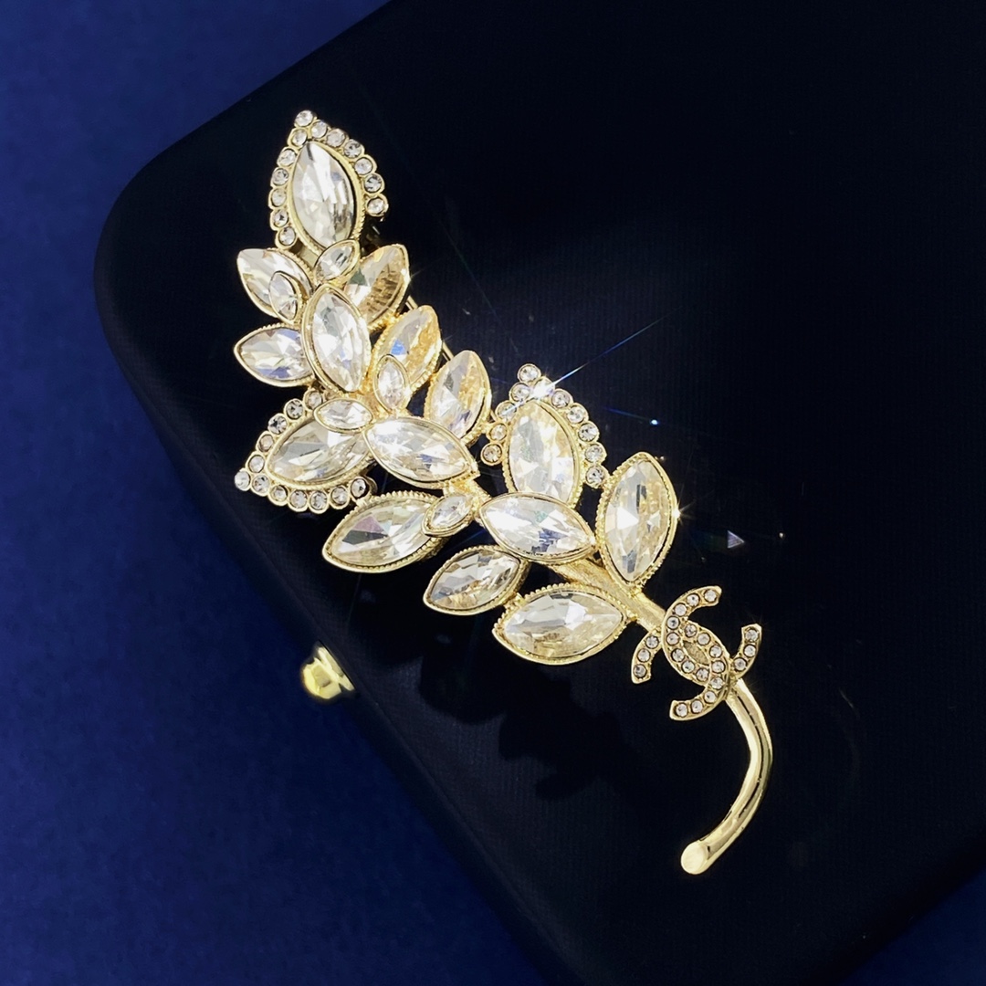 CC new arrival brooch 017