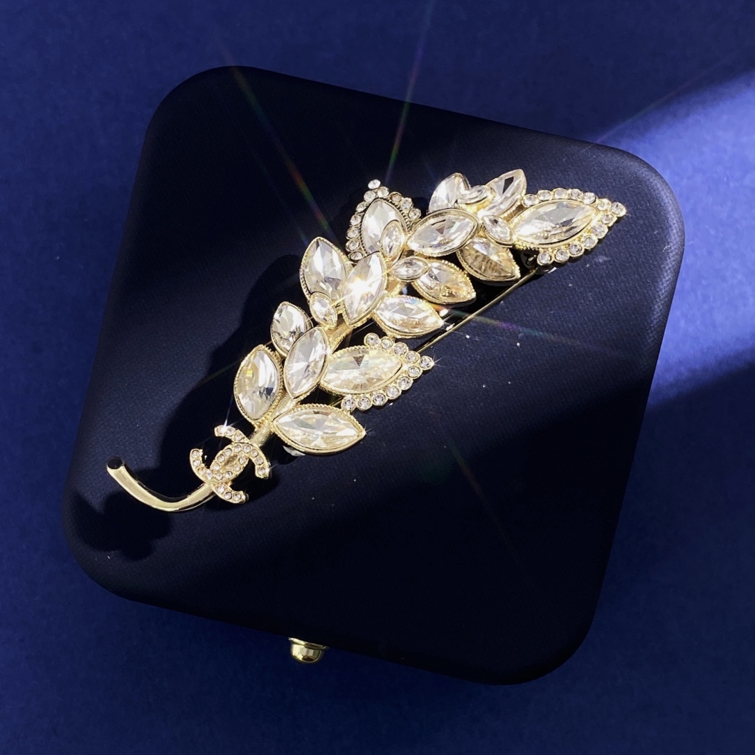 CC new arrival brooch 017